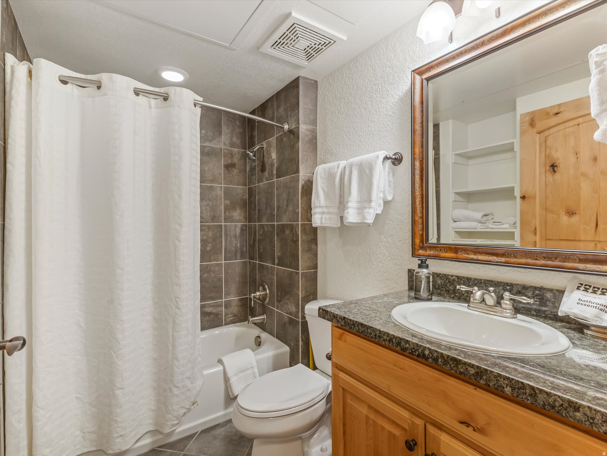 SILVERADO LODGE - Residential Lease