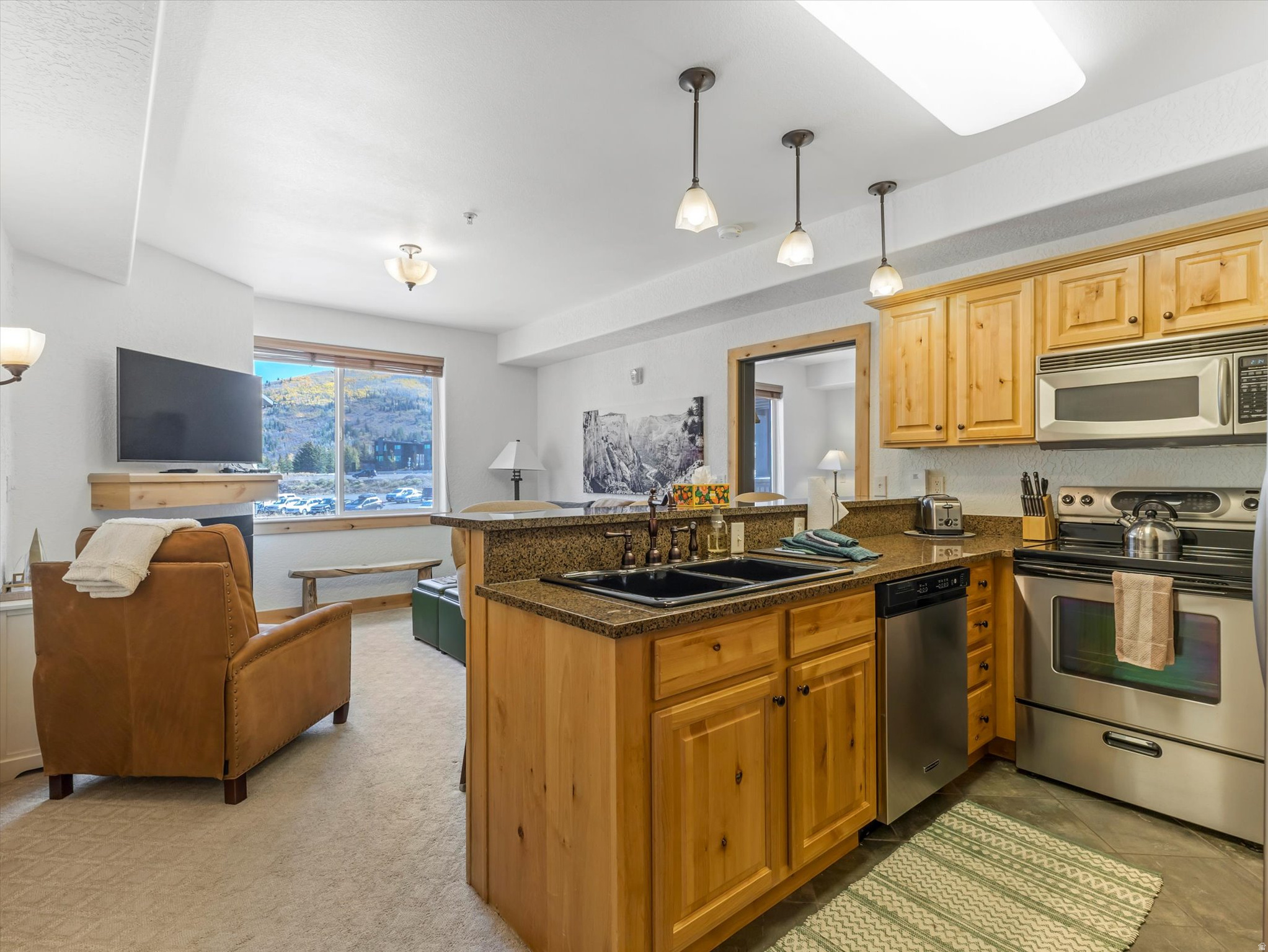 SILVERADO LODGE - Residential Lease