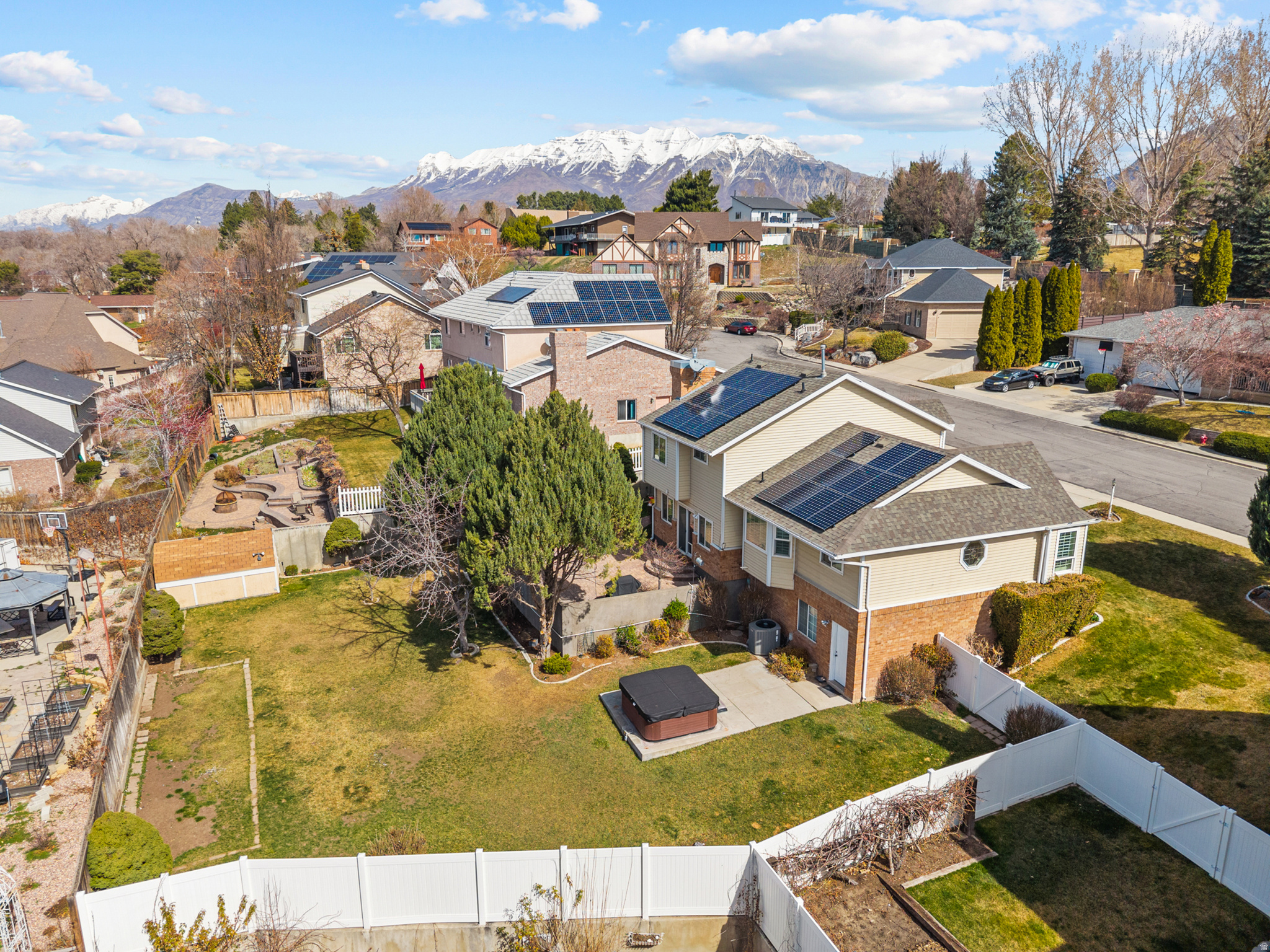 CARRIAGE HILL - Residential