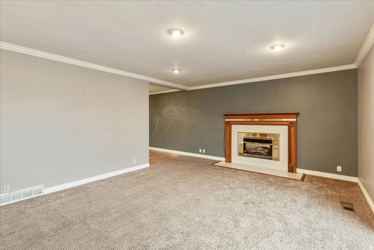 RAINTREE VILLAGE - Residential