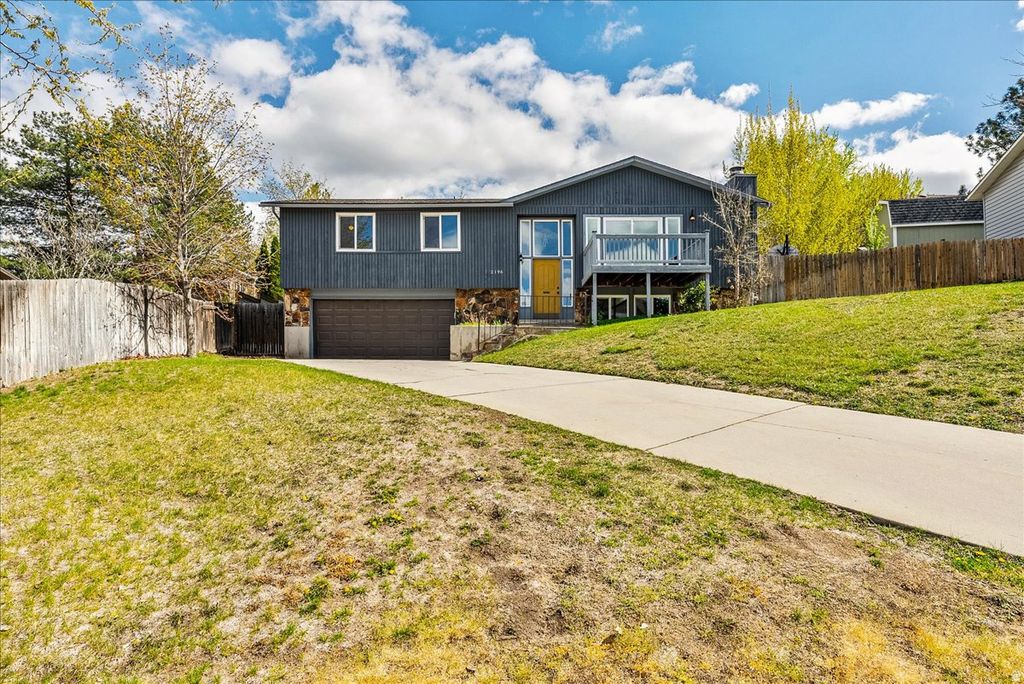 Photo of 2196 E THISTLEWOOD WAY S, Sandy, UT 84092 (MLS # 2148303)