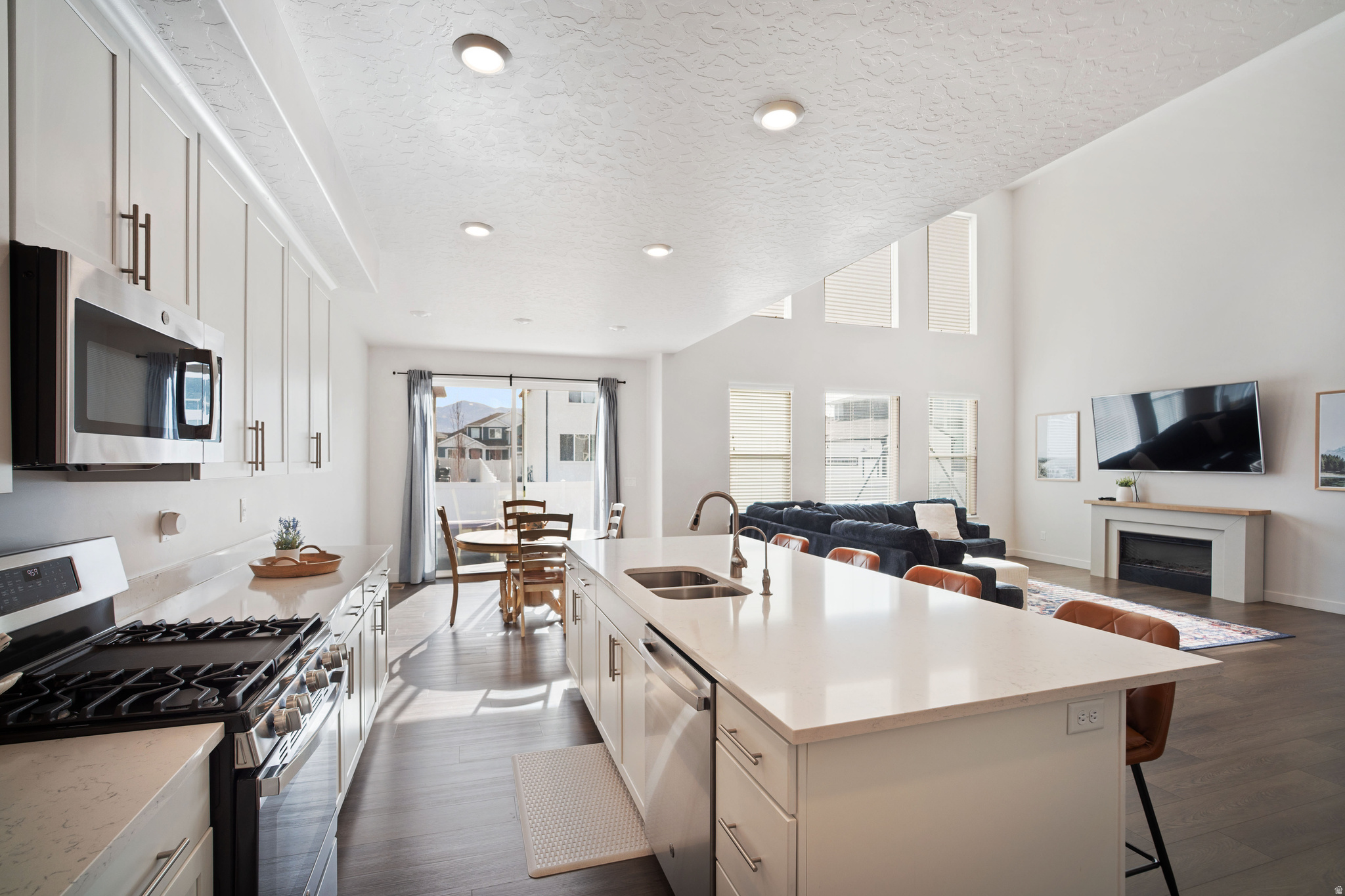 SHAMROCK VILLAGE - Residential