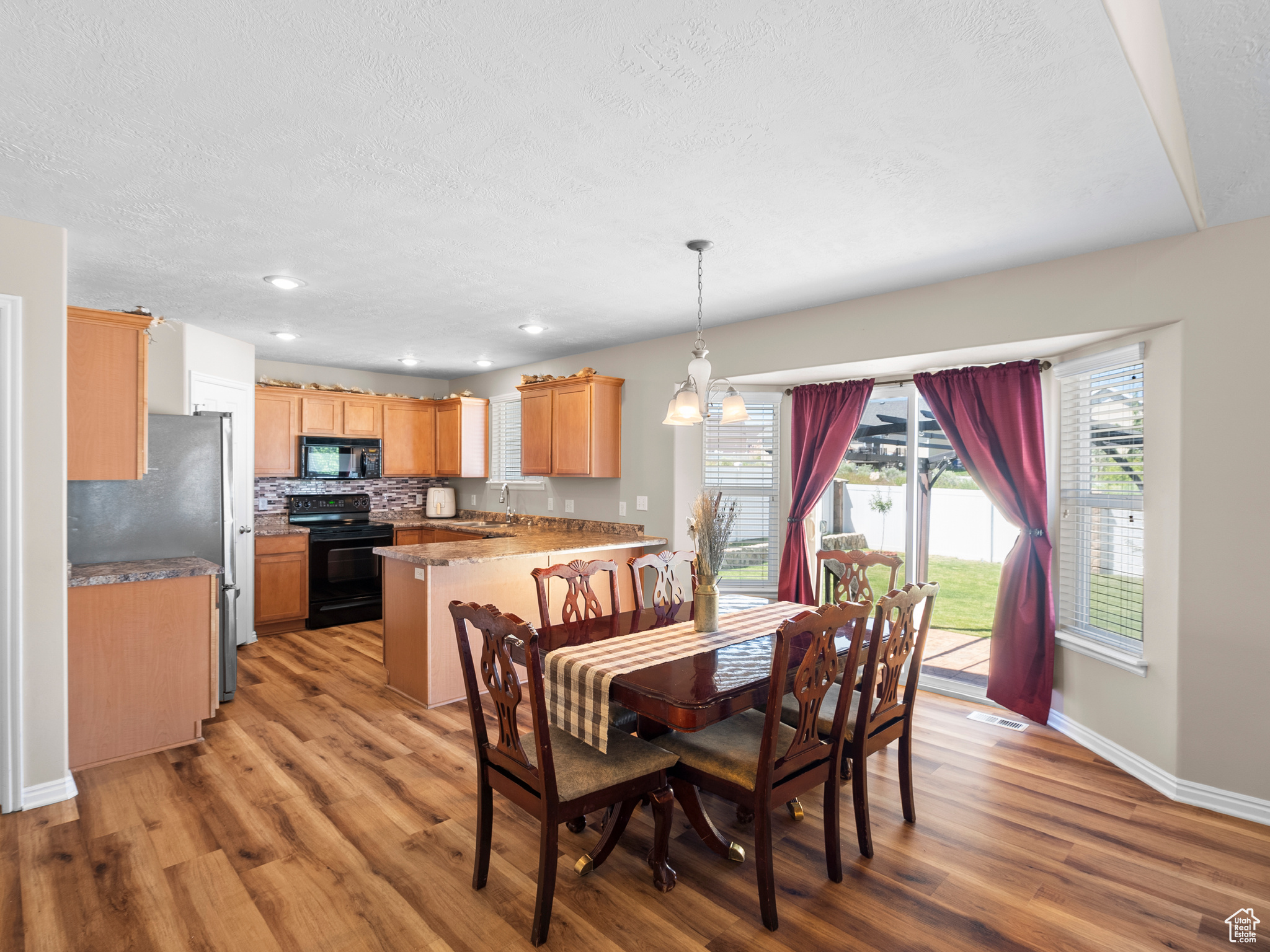 8552 S Maul Oak Dr, West Jordan, Utah image 8