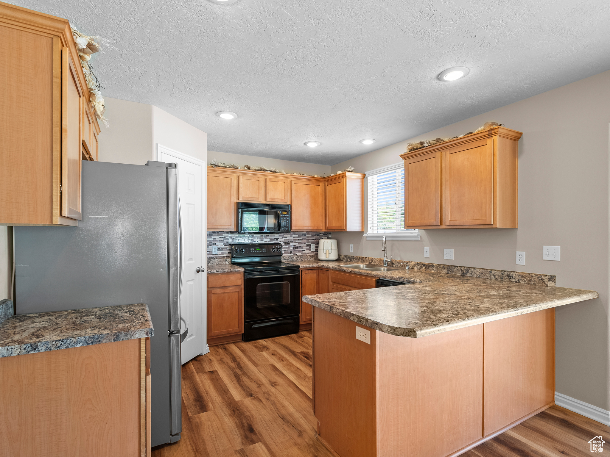 8552 S Maul Oak Dr, West Jordan, Utah image 9