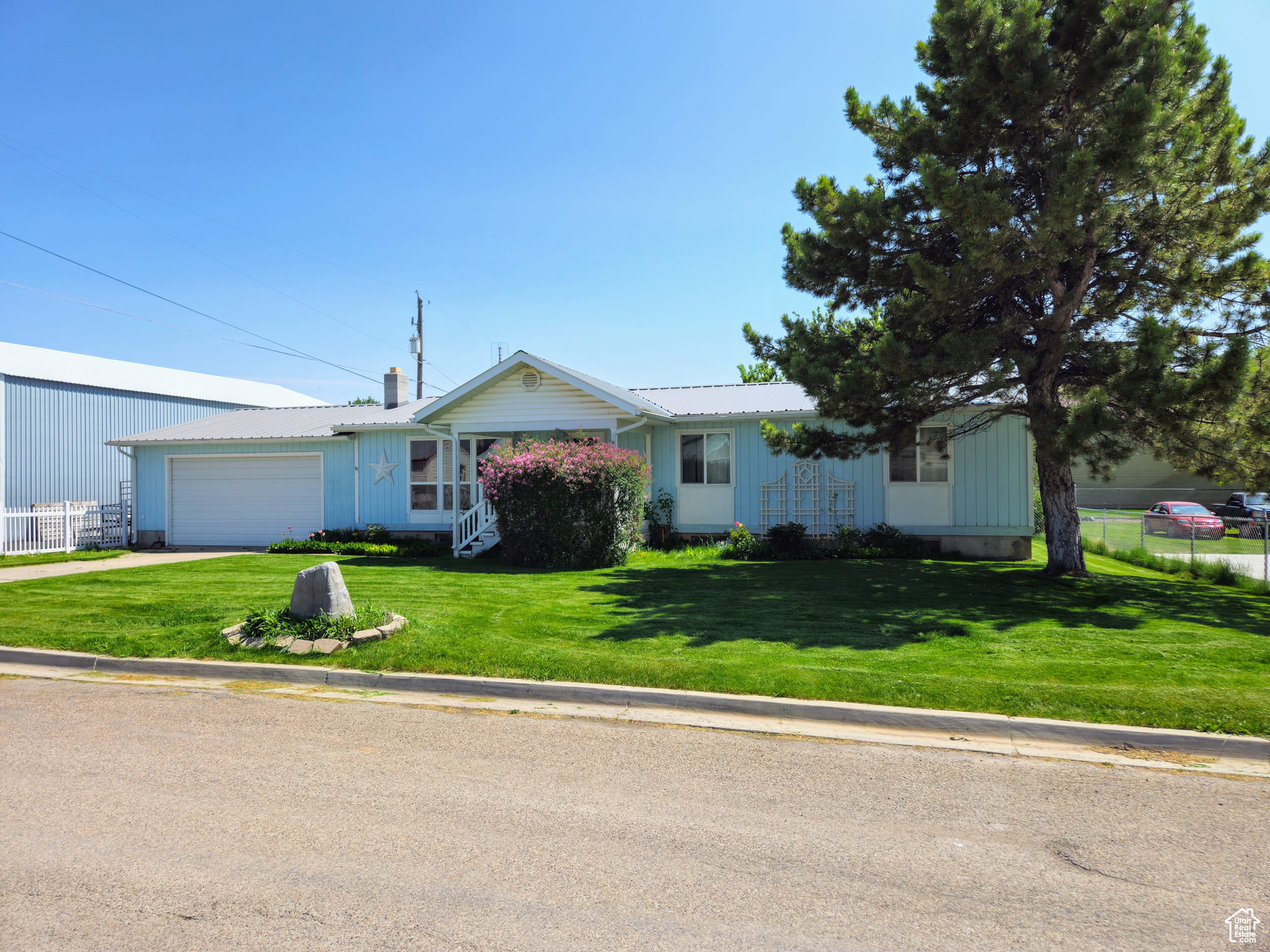 719 Adams St, Montpelier, Idaho image 2