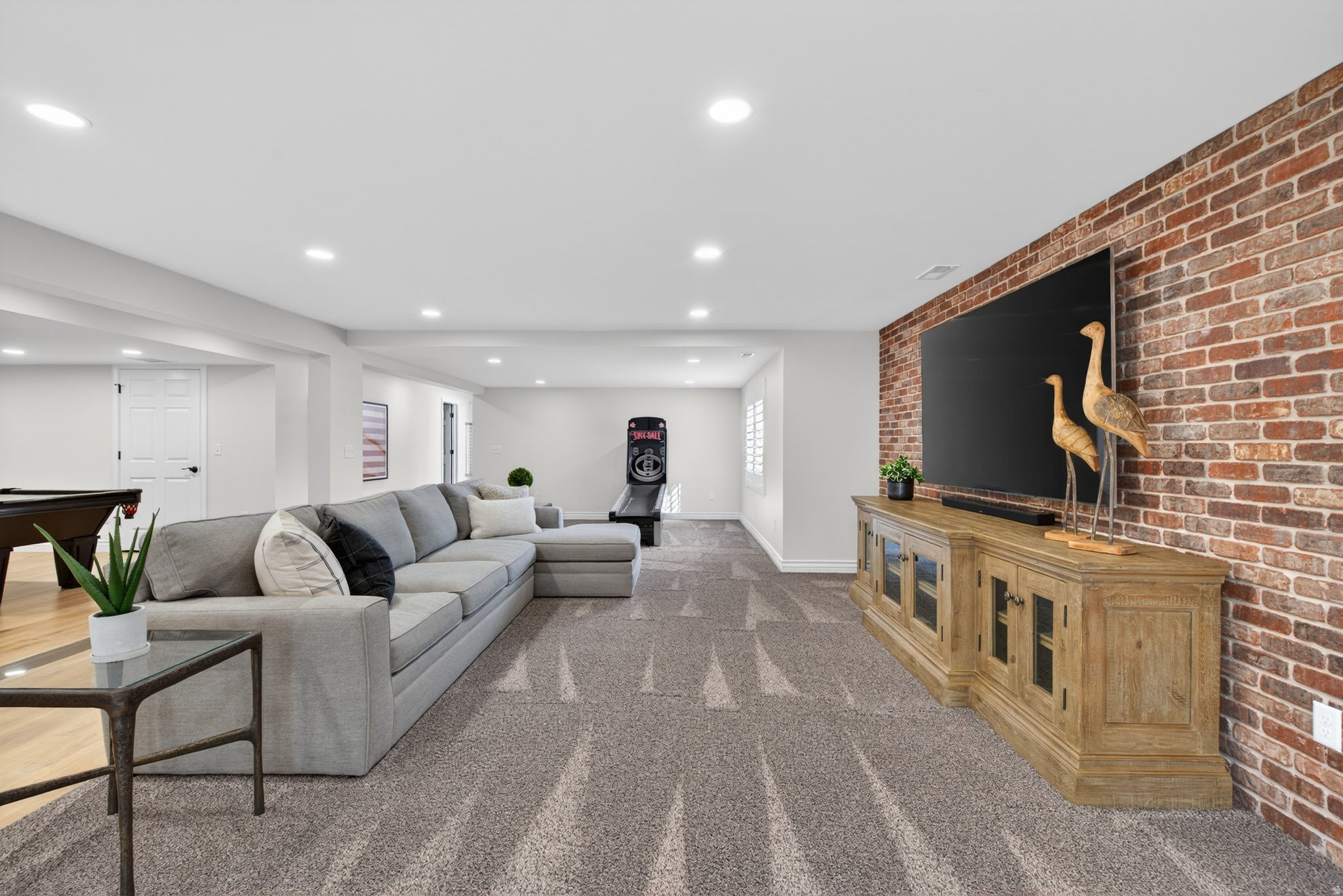 FARM RIDGE ESTATES - Residential