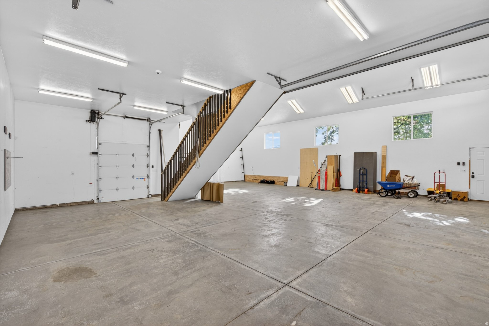 FARM RIDGE ESTATES - Residential