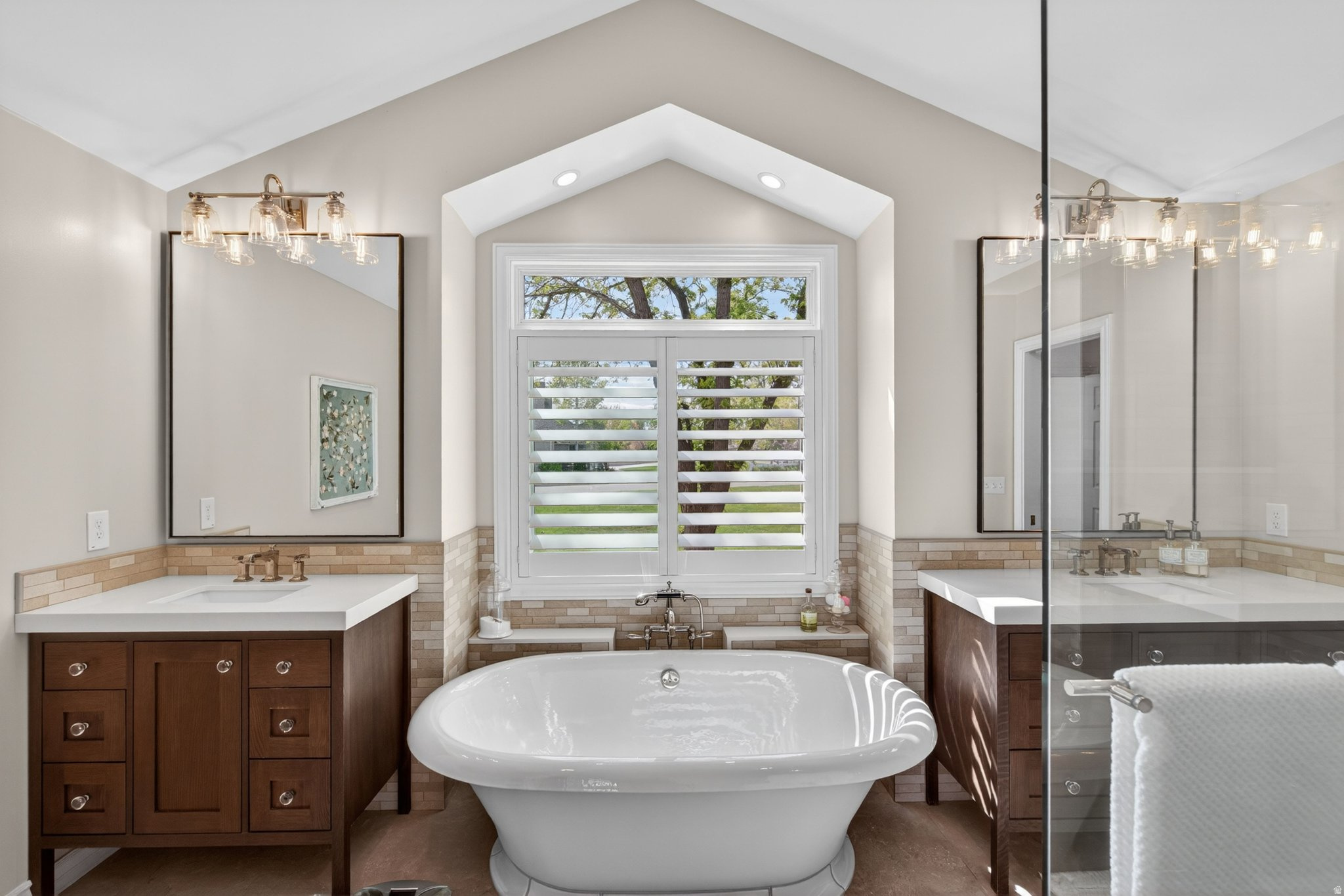 FARM RIDGE ESTATES - Residential