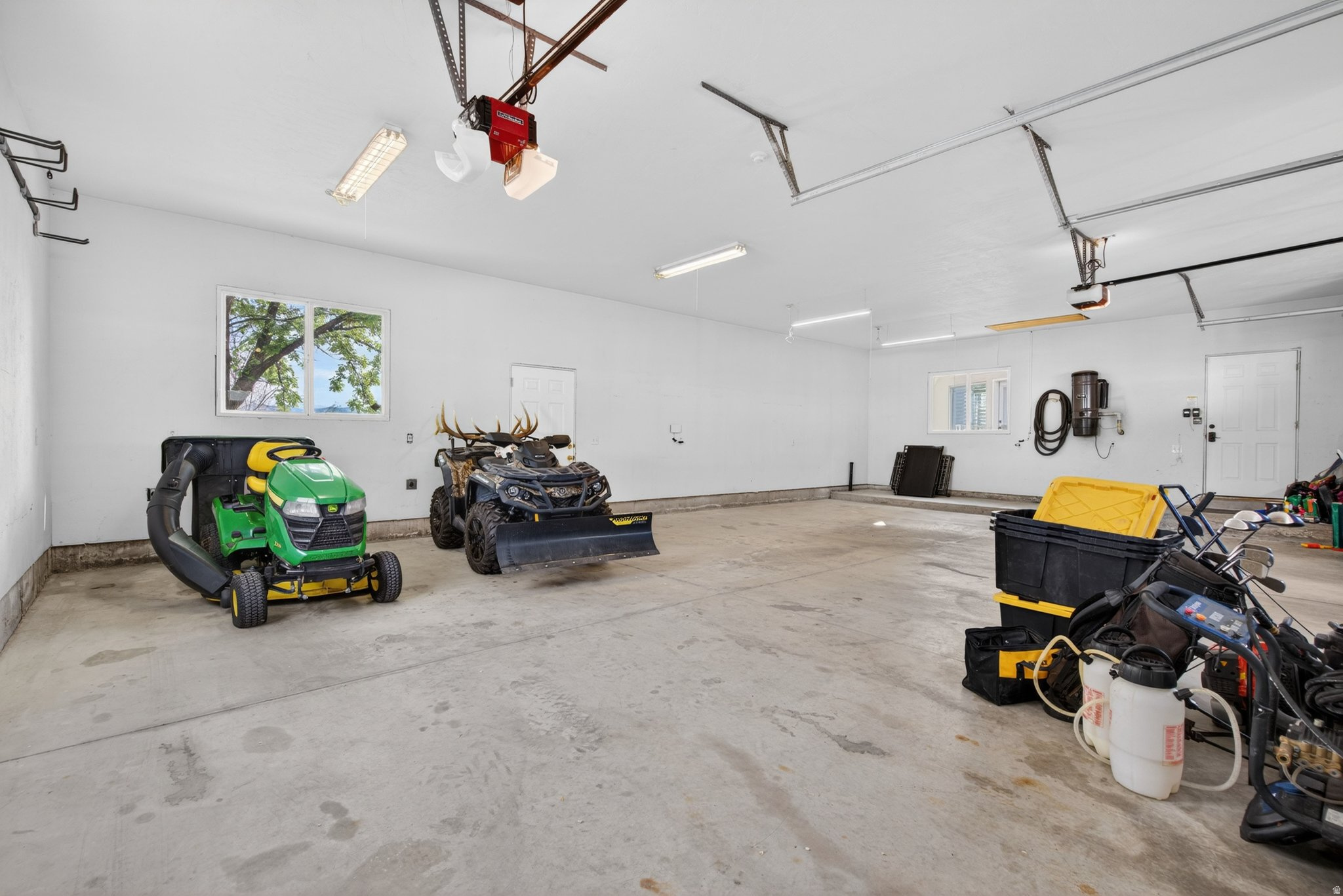 FARM RIDGE ESTATES - Residential