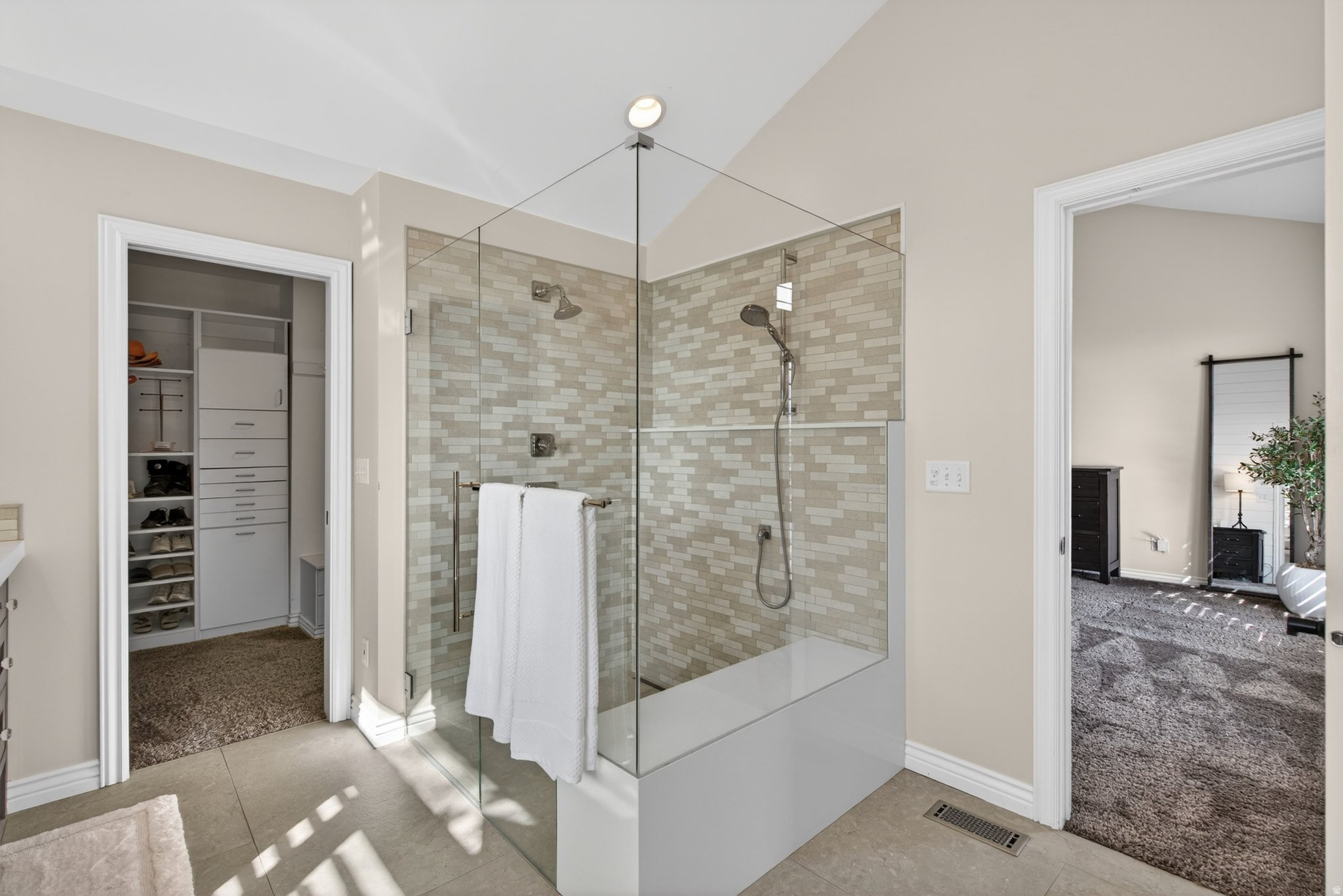 FARM RIDGE ESTATES - Residential