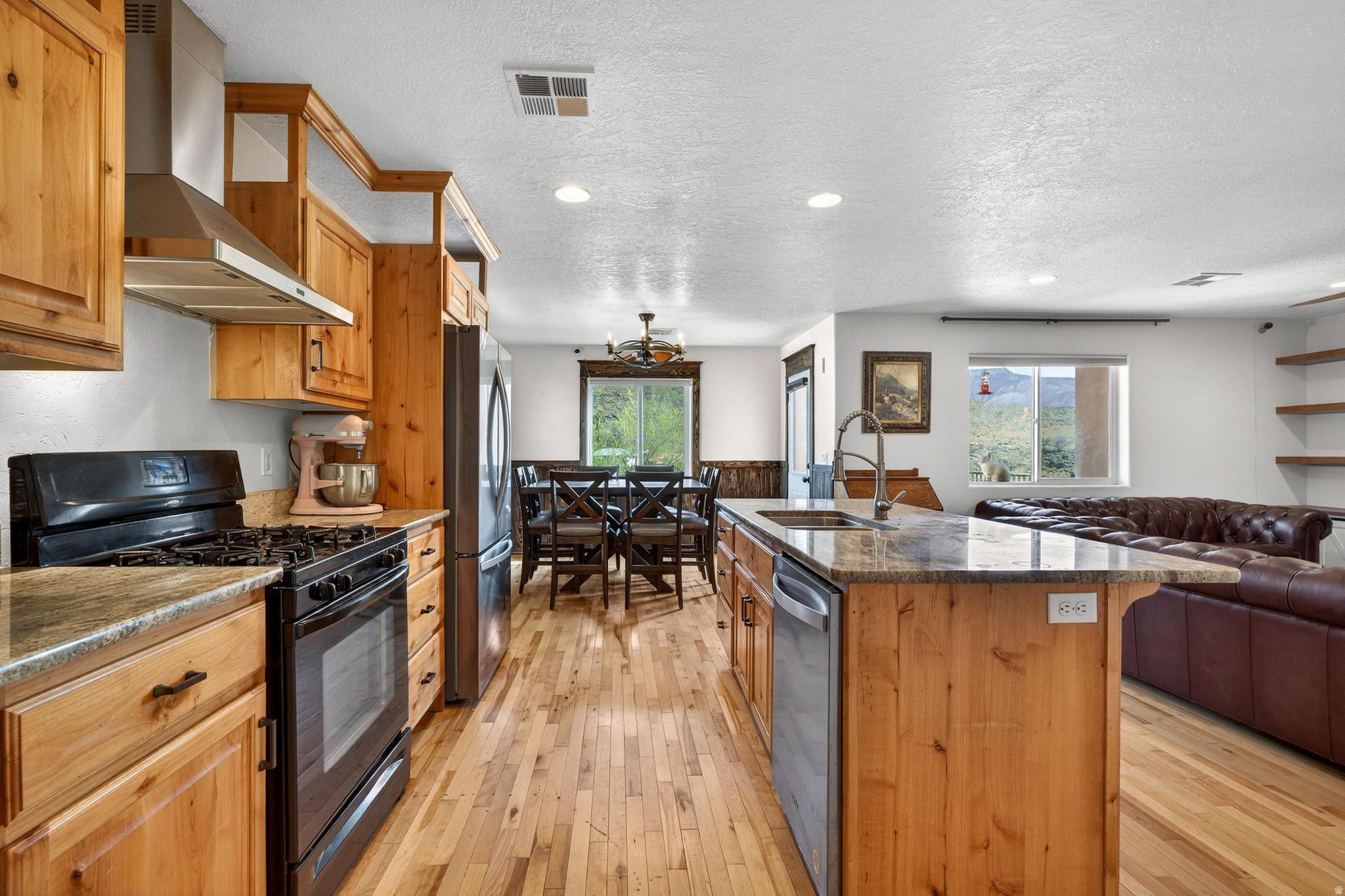 ALMOND HEIGHTS PARK AMD - Residential