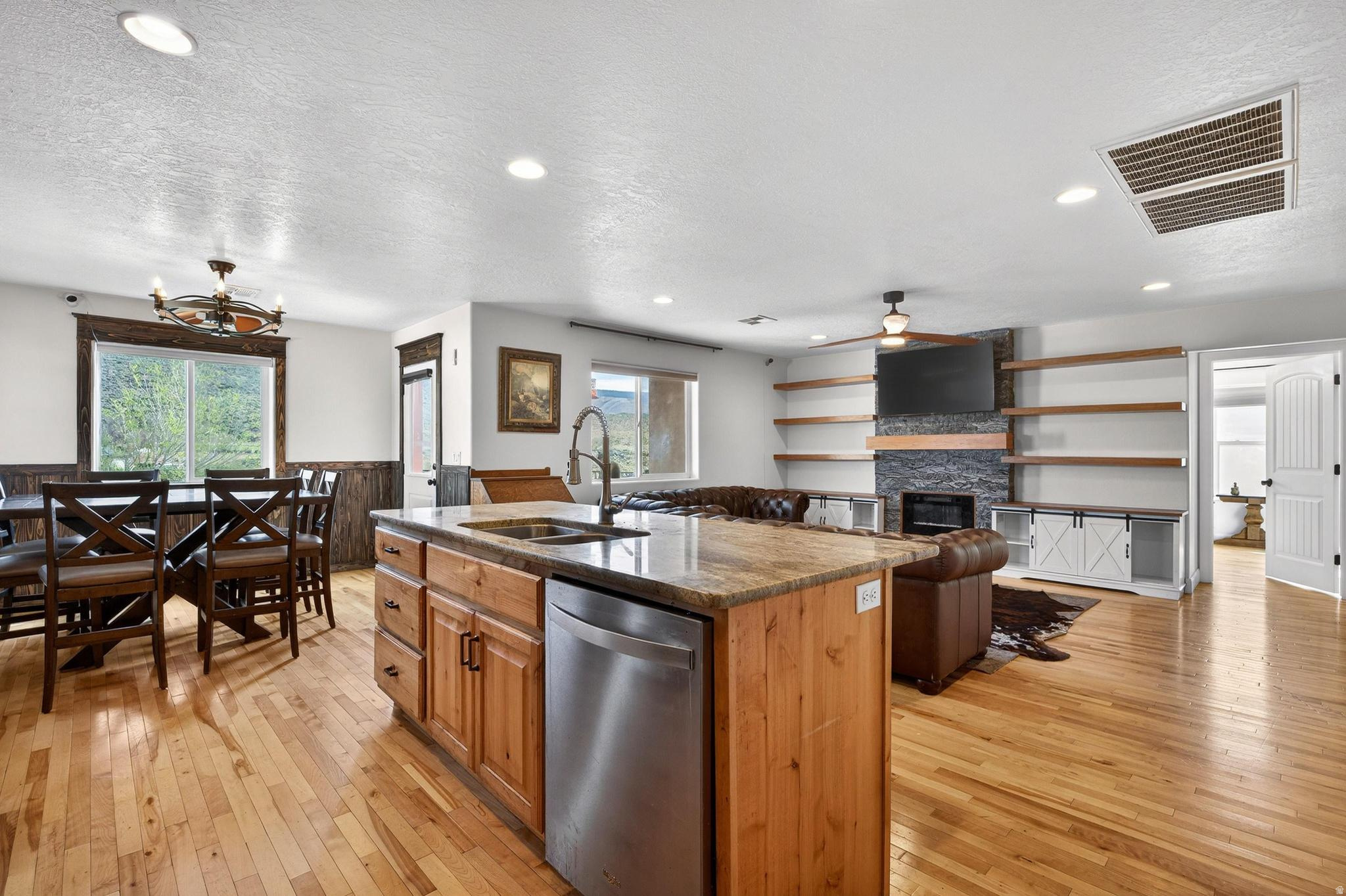 ALMOND HEIGHTS PARK AMD - Residential