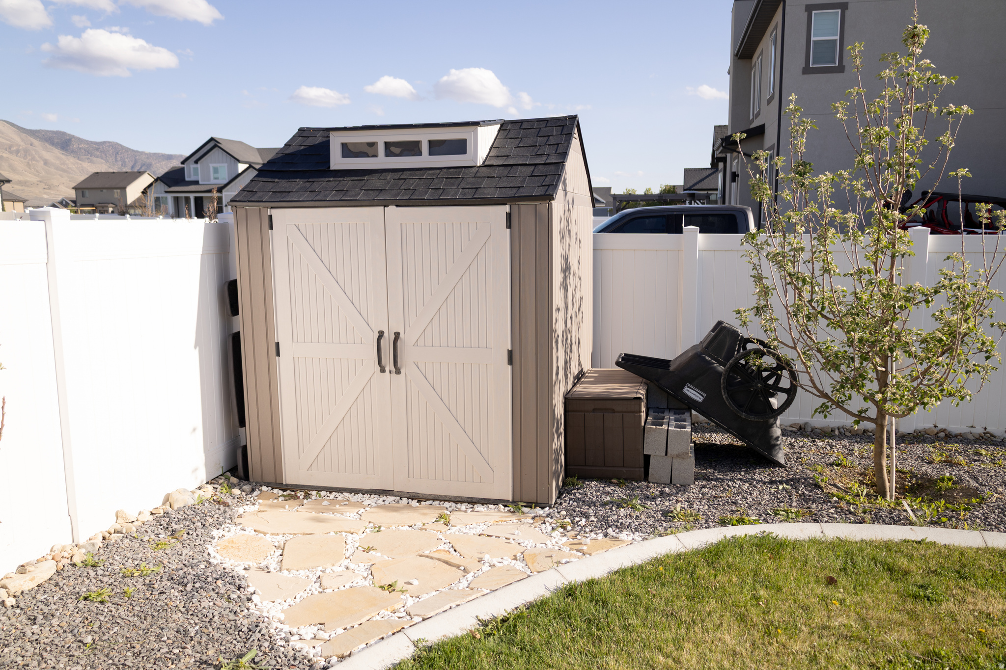 OVERLAND PHASE B - Residential