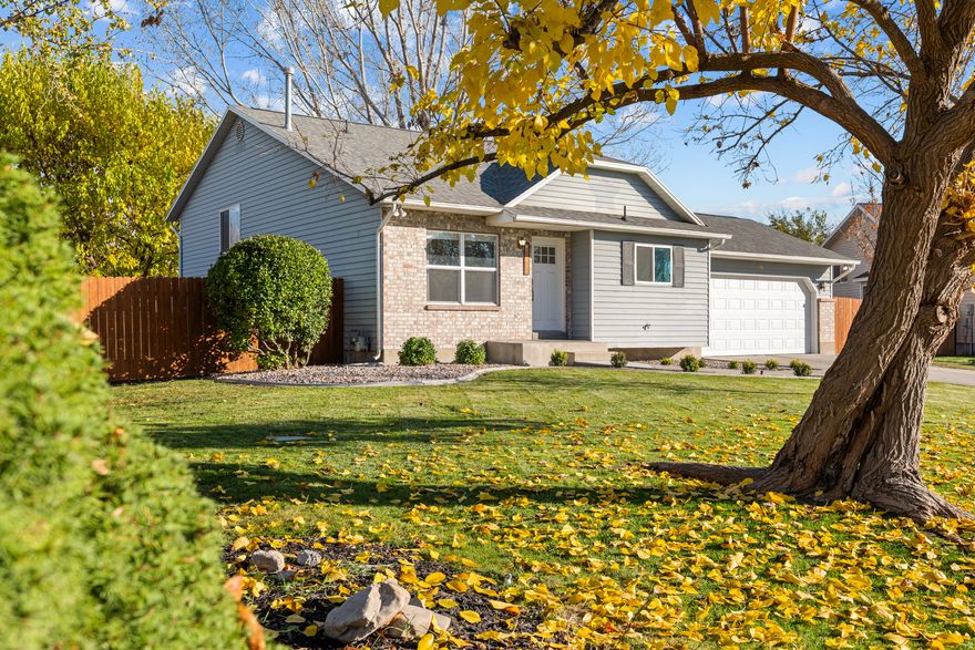 Beautifully Updated Home Near UVU & BYU! Located in a quiet cul-de-sac, this beautifully updated Orem home offers an inviting open floor plan with fresh paint, new flooring, a brand-new dishwasher, and a 5-year-old roof. The kitchen offers sleek quartz countertops and modern finishes, creating a bright and functional space for everyday living. With 4 bedrooms and 3 full bathrooms, there's plenty of room for everyone and a true move-in-ready feel. Enjoy the unbeatable location, just minutes from UVU, BYU, Topgolf, Megaplex Theatres, shopping, restaurants, and I-15. A nearby neighborhood park is perfect for walks or playing with kids!  A must-see property in one of Orem's most accessible and desirable areas!