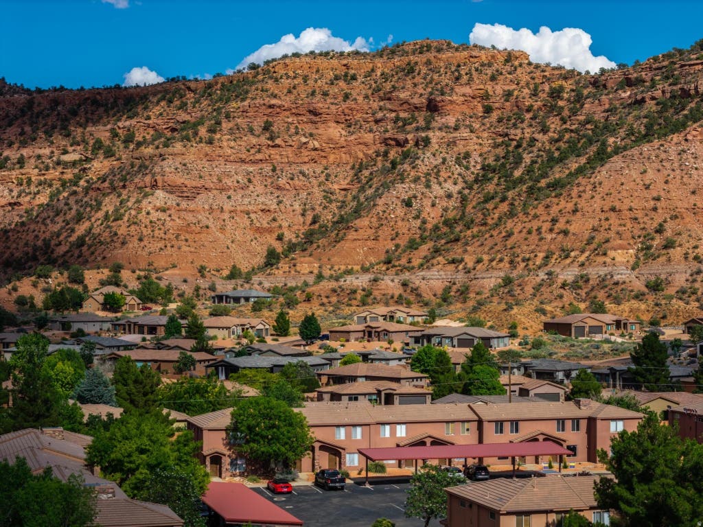 Photo of 300 E 300 N #D4, Kanab, UT 84741 (MLS # 2174459)