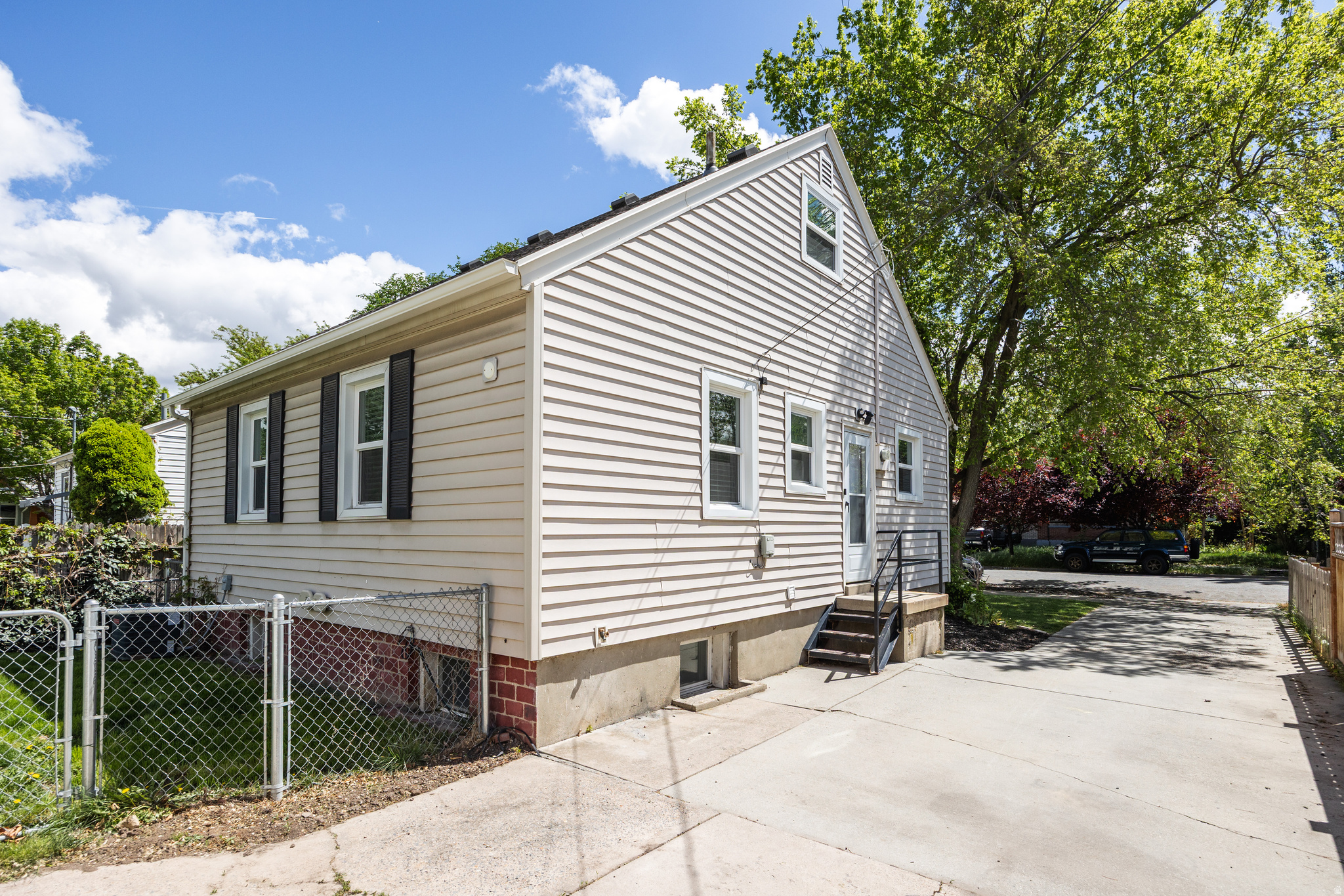 CAPITOL - Residential