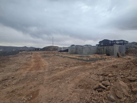 Tiny photo for 306 N RHYOLITE DR #86, Hurricane, UT 84737 (MLS # 2132777)