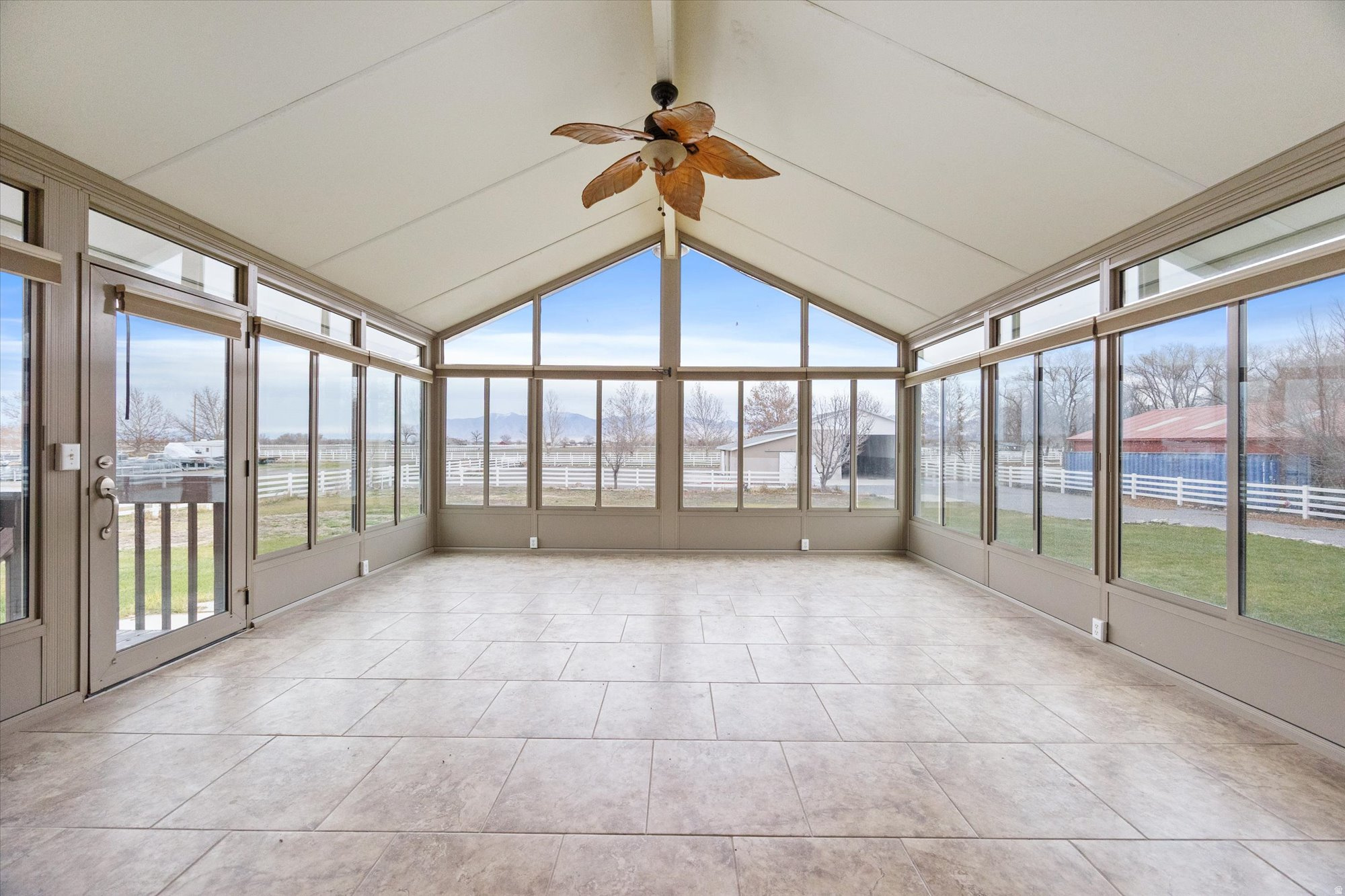 PALAMINO - Residential