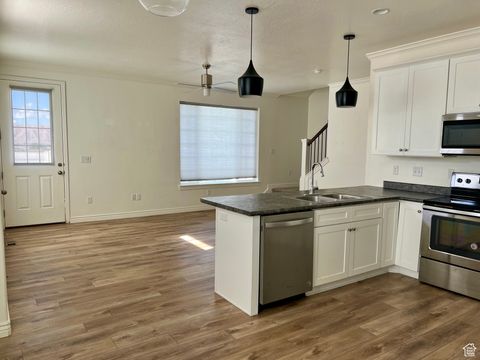 Tiny photo for 703 N 150 E, Salem, UT 84653 (MLS # 2117552)
