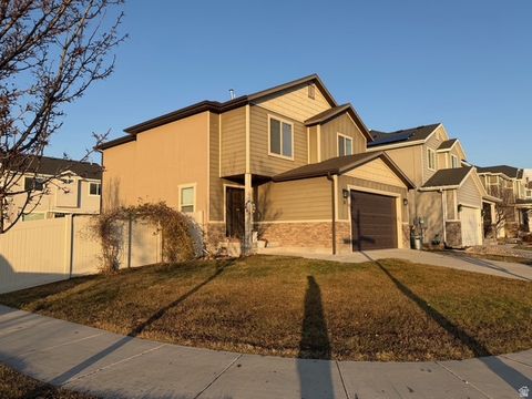 Photo of 35 E WATER LN, Vineyard, UT 84059 (MLS # 2131506)