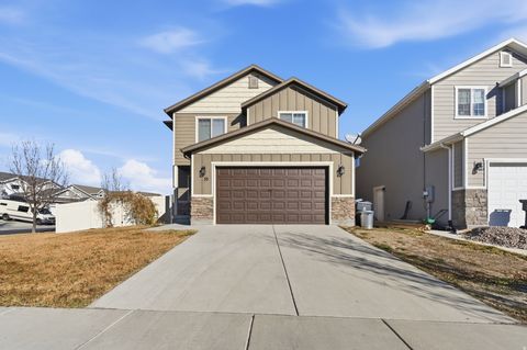 Tiny photo for 35 E WATER LN, Vineyard, UT 84059 (MLS # 2131506)
