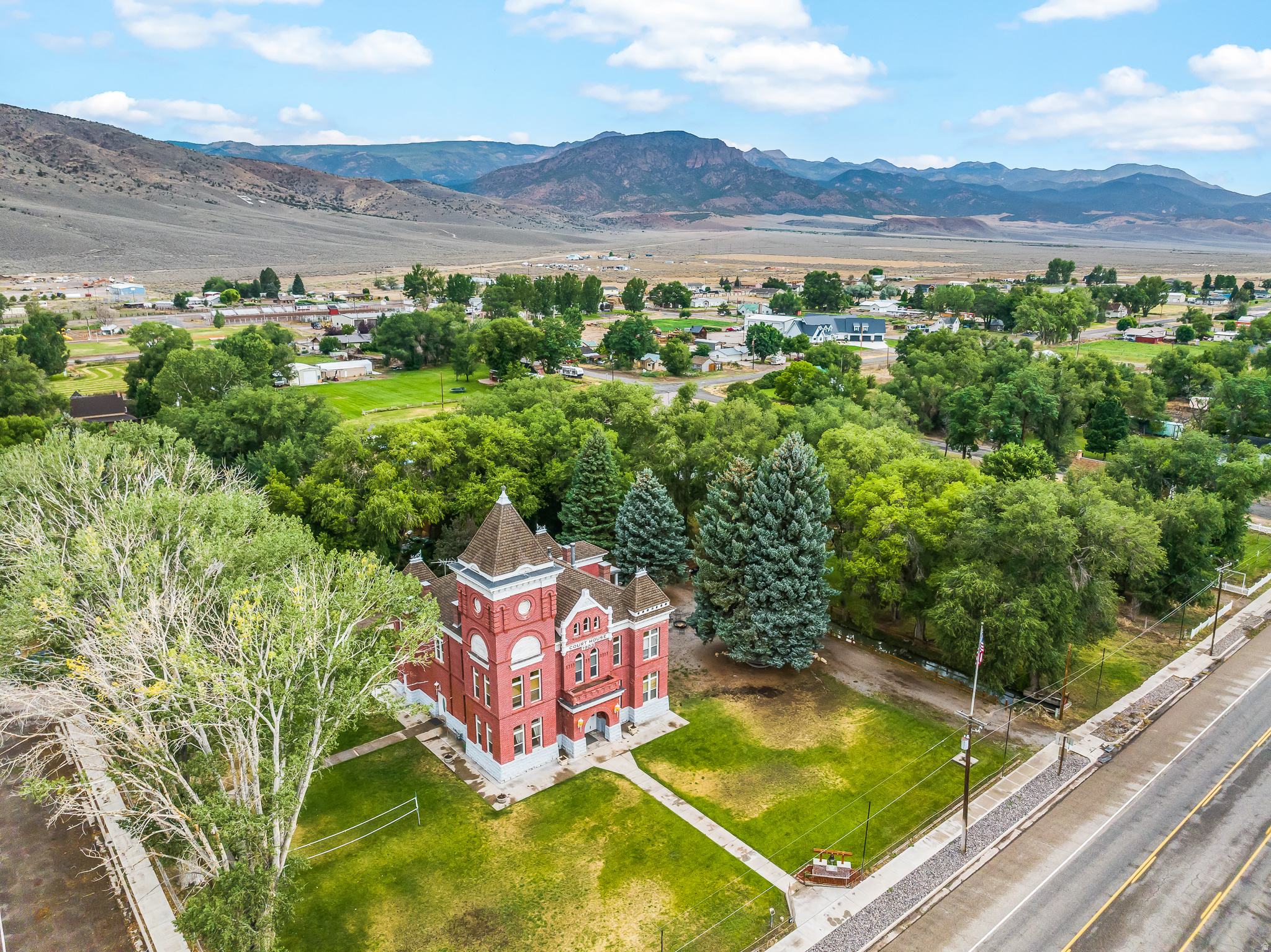 JUNCTION UTAH - Commercial Sale