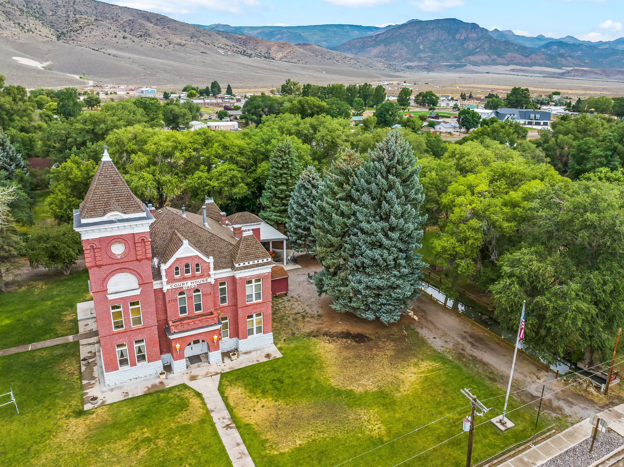 JUNCTION UTAH - Commercial Sale