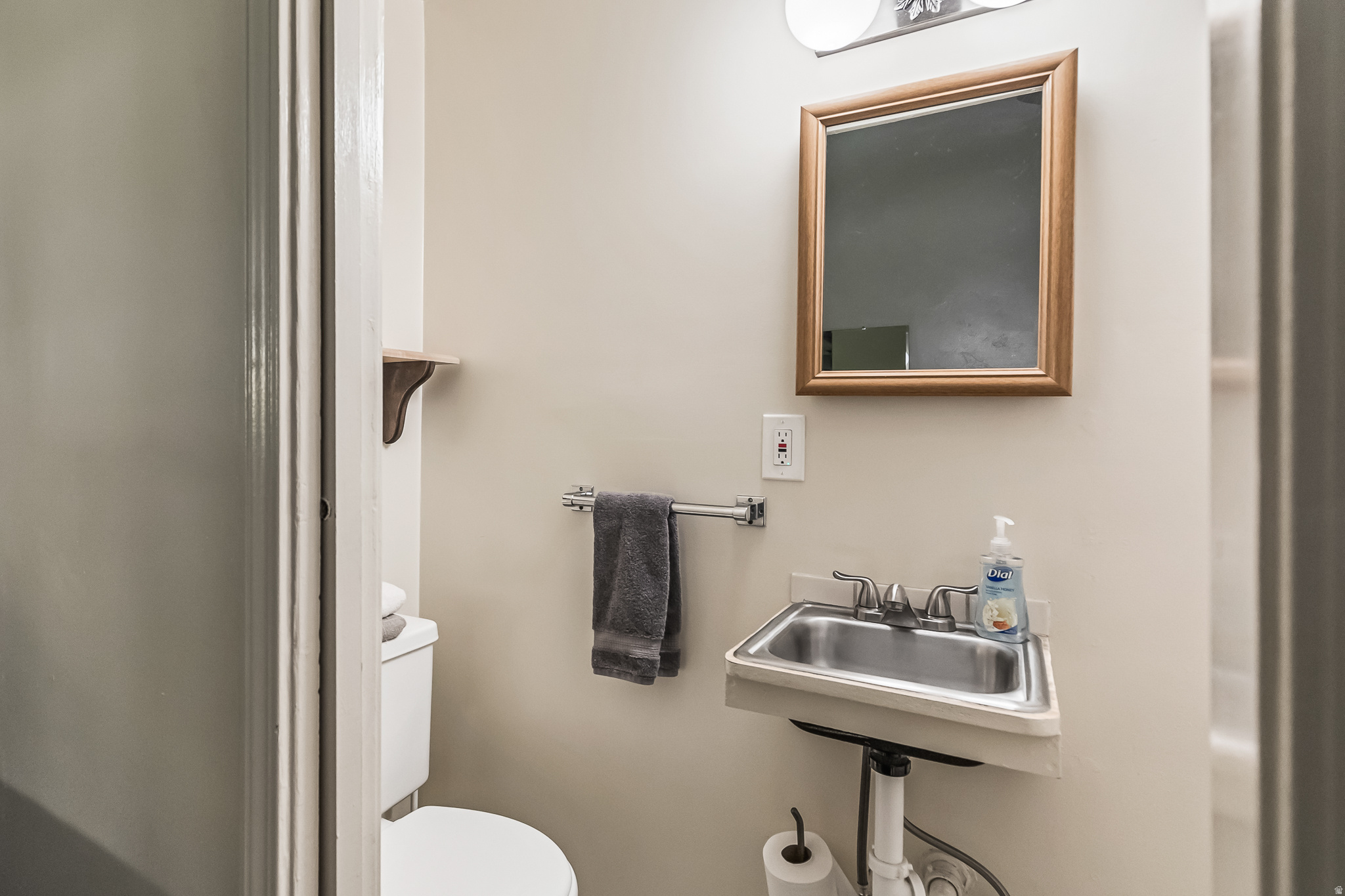 JUNCTION UTAH - Commercial Sale