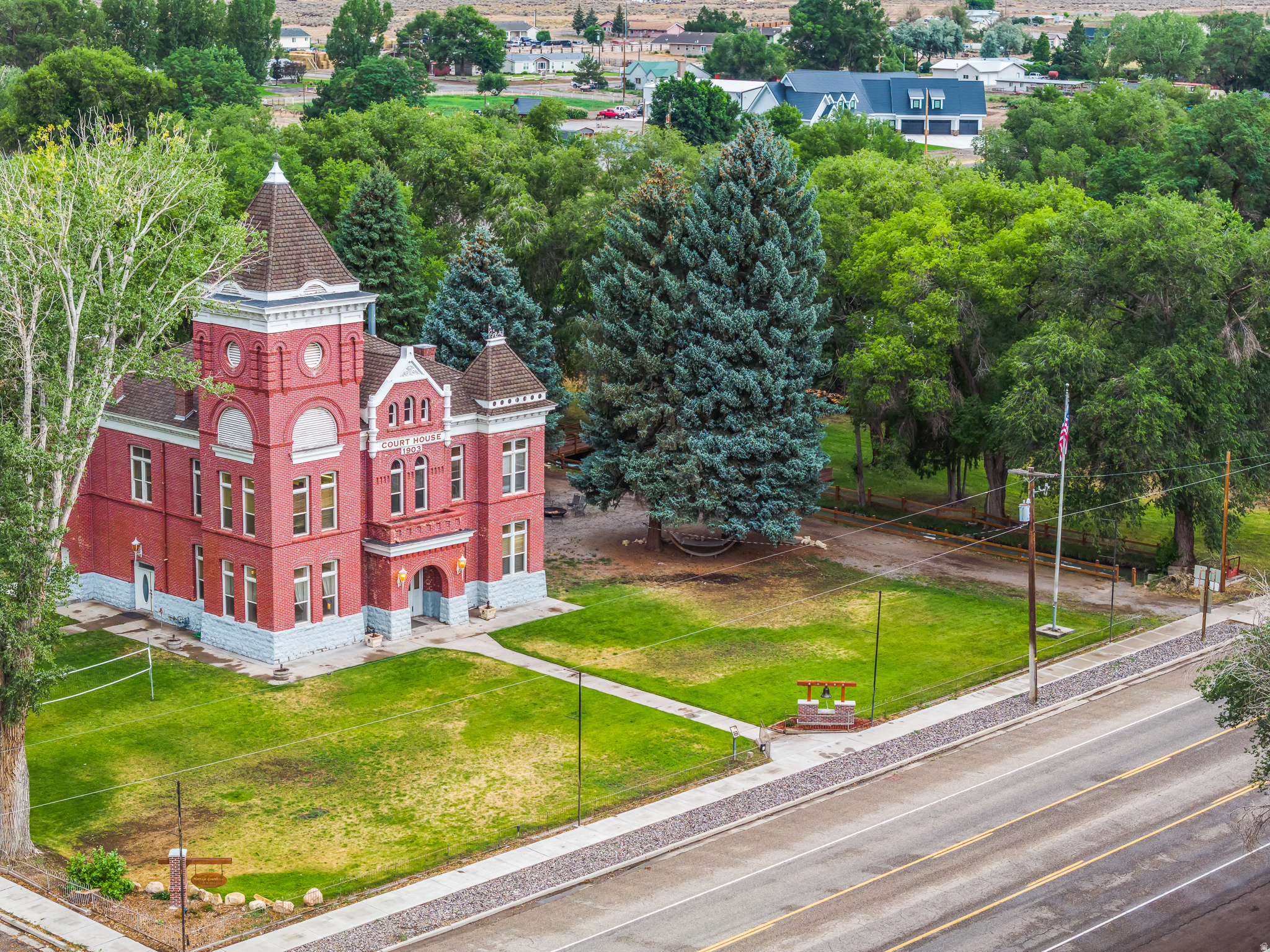 JUNCTION UTAH - Commercial Sale
