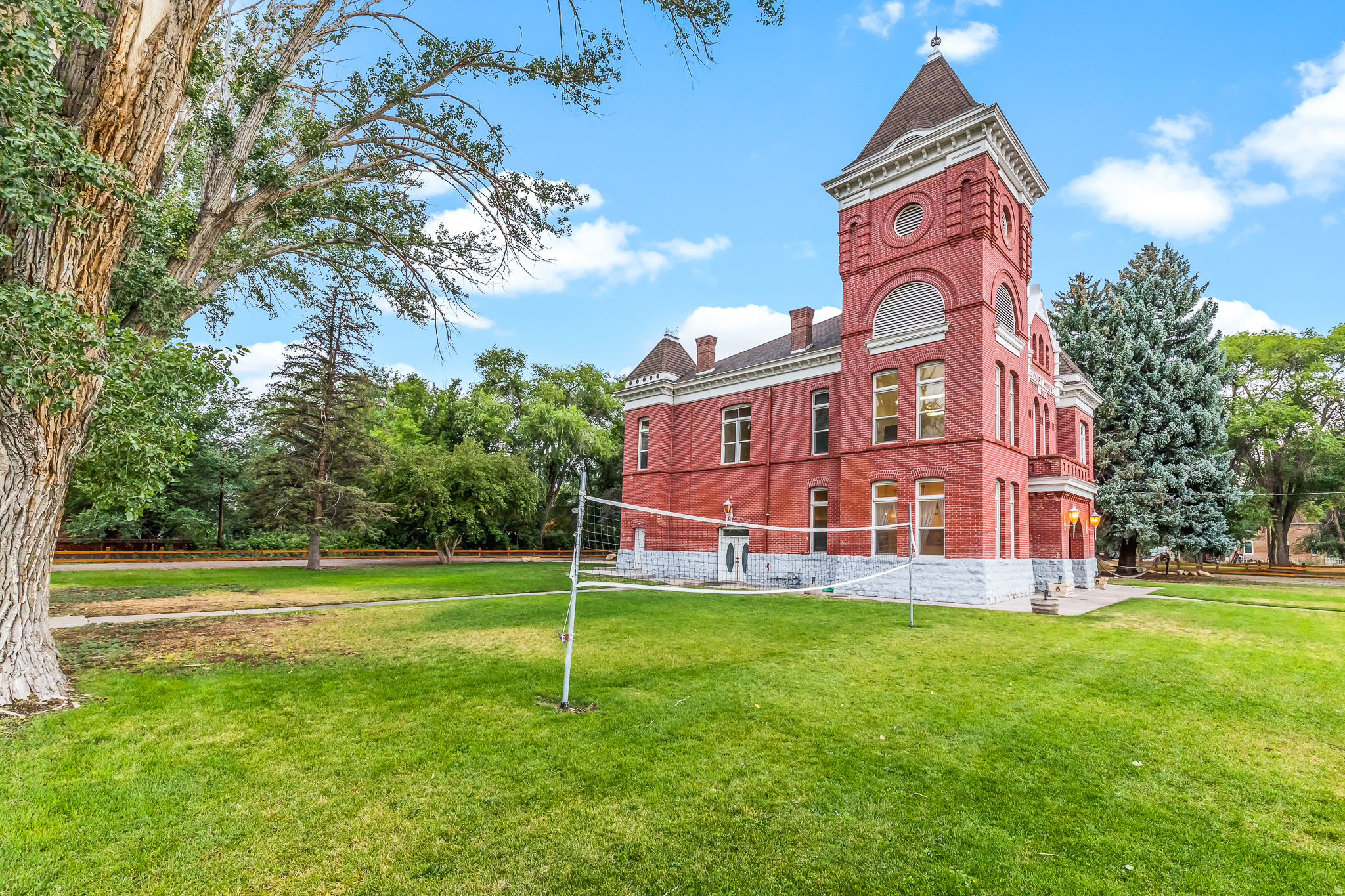 JUNCTION UTAH - Commercial Sale