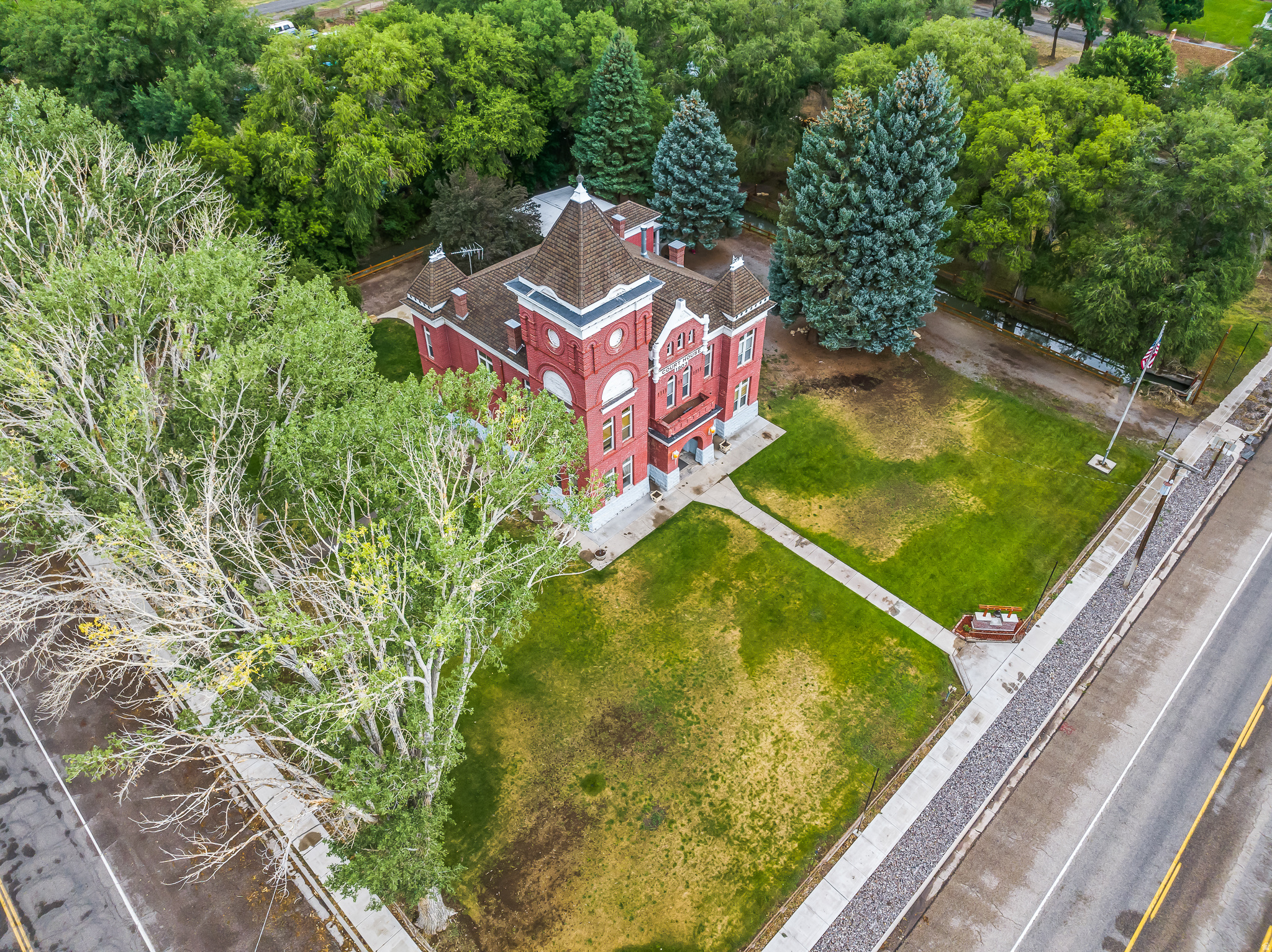 JUNCTION UTAH - Commercial Sale