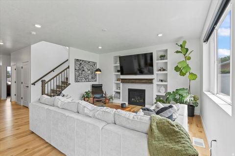 Tiny photo for 4892 S SNARR HAVEN CT W, Taylorsville, UT 84129 (MLS # 2142706)