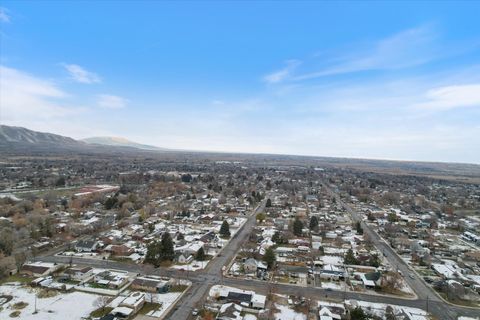 Tiny photo for 420 E 600 S, Payson, UT 84651 (MLS # 2126133)