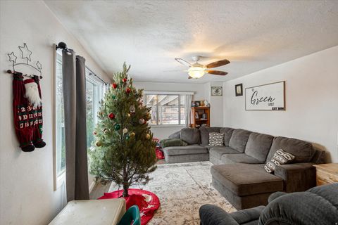 Tiny photo for 420 E 600 S, Payson, UT 84651 (MLS # 2126133)