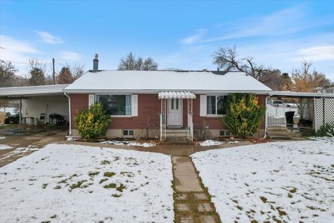 Photo of 420 E 600 S, Payson, UT 84651 (MLS # 2126133)