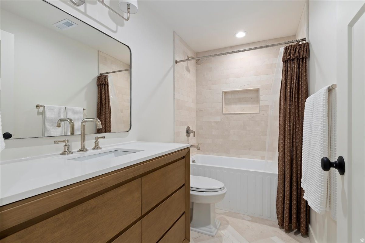 LEGACY FARMS - Residential