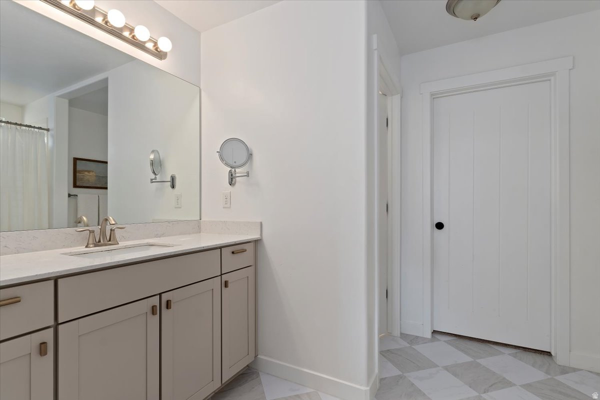 LEGACY FARMS - Residential