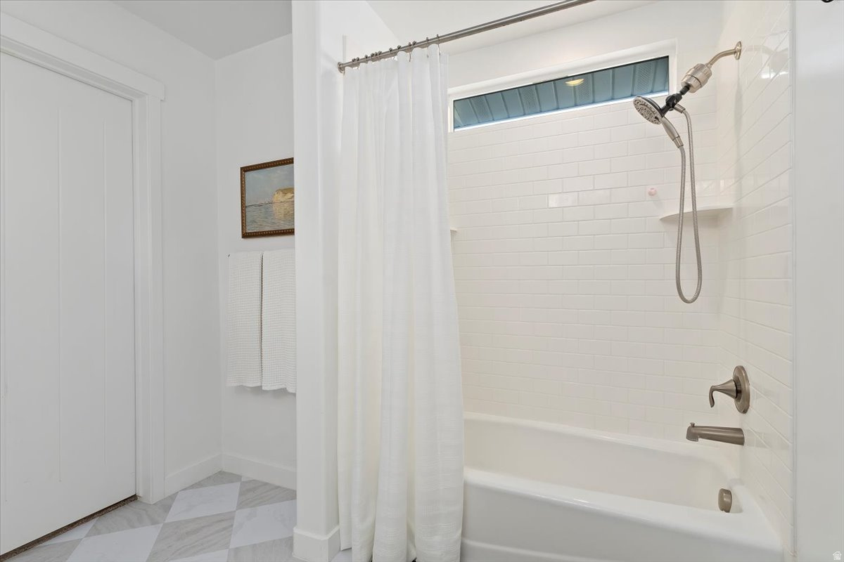 LEGACY FARMS - Residential