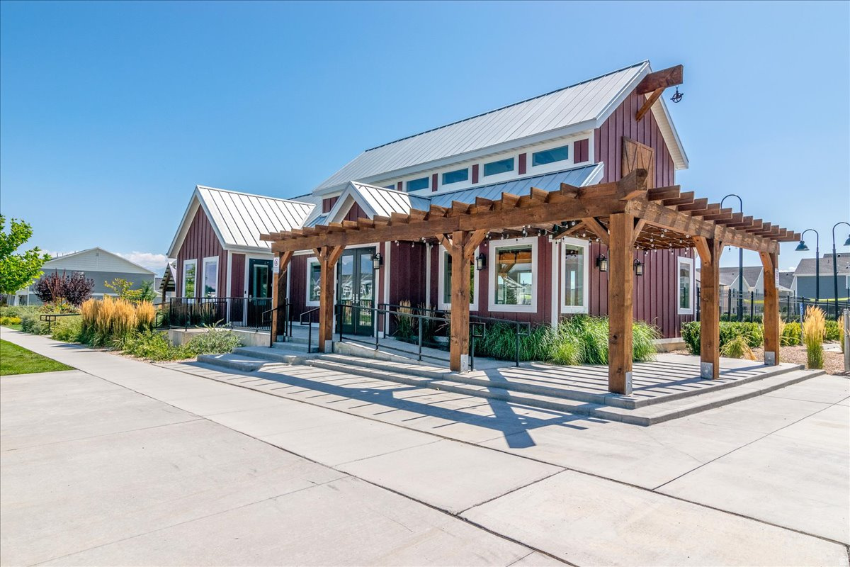 LEGACY FARMS - Residential