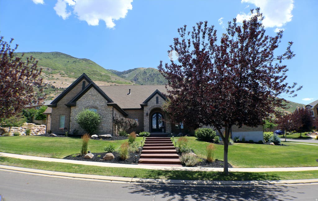 Photo of 12095 S MILONA DR E, Draper, UT 84020 (MLS # 2180740)
