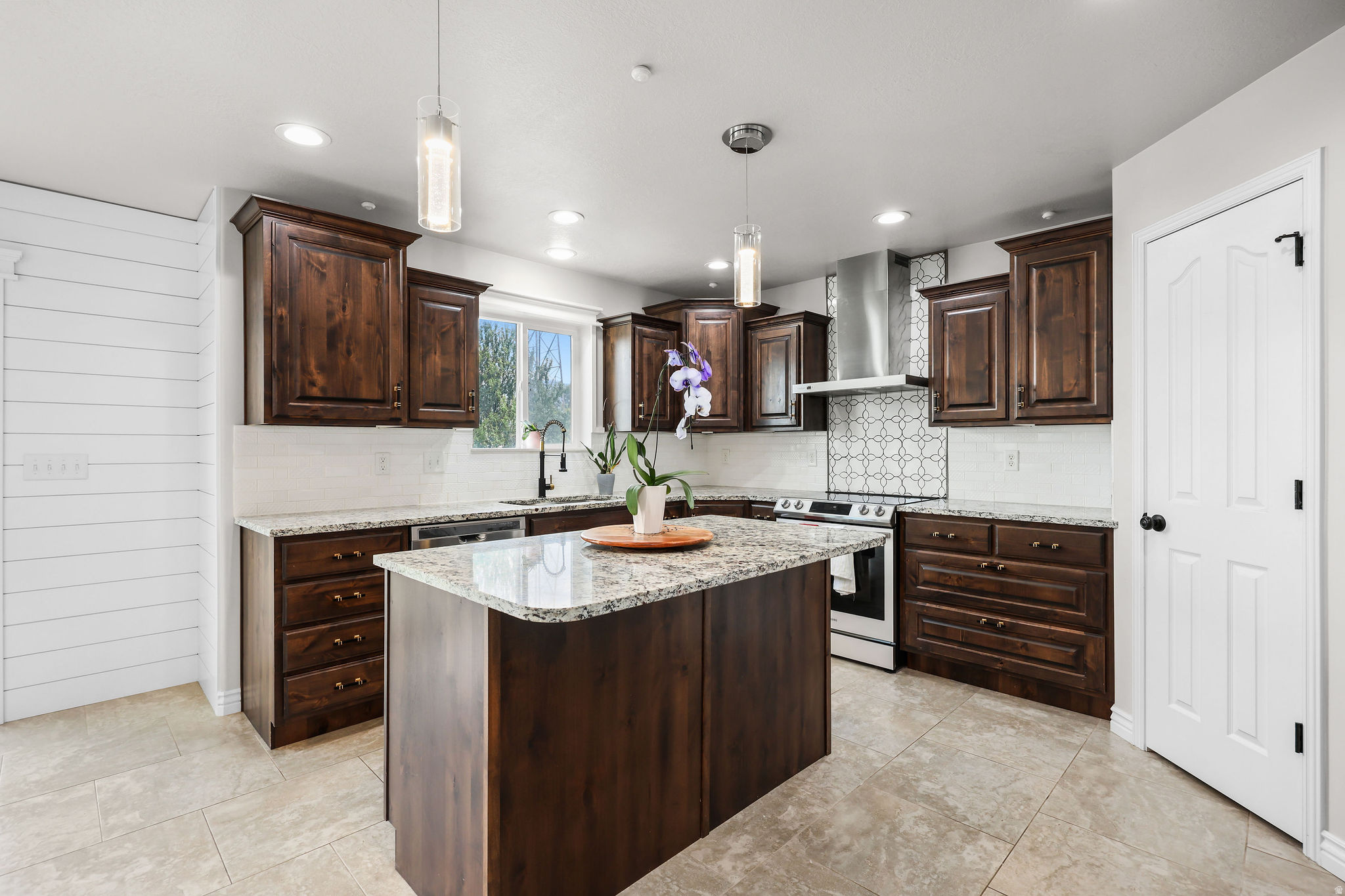 COLES CROSSING - Residential