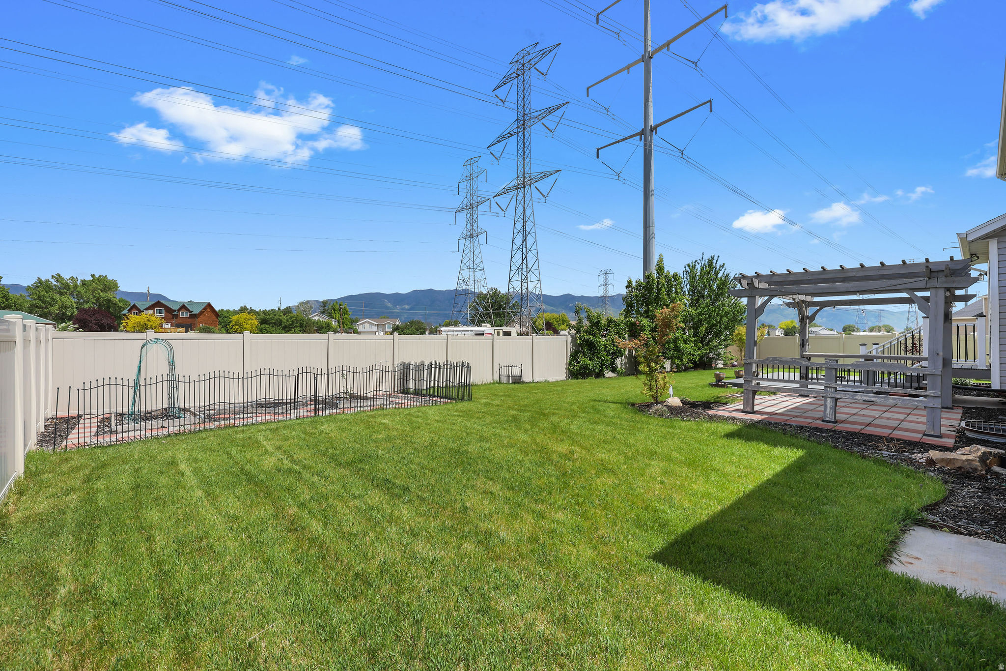 COLES CROSSING - Residential