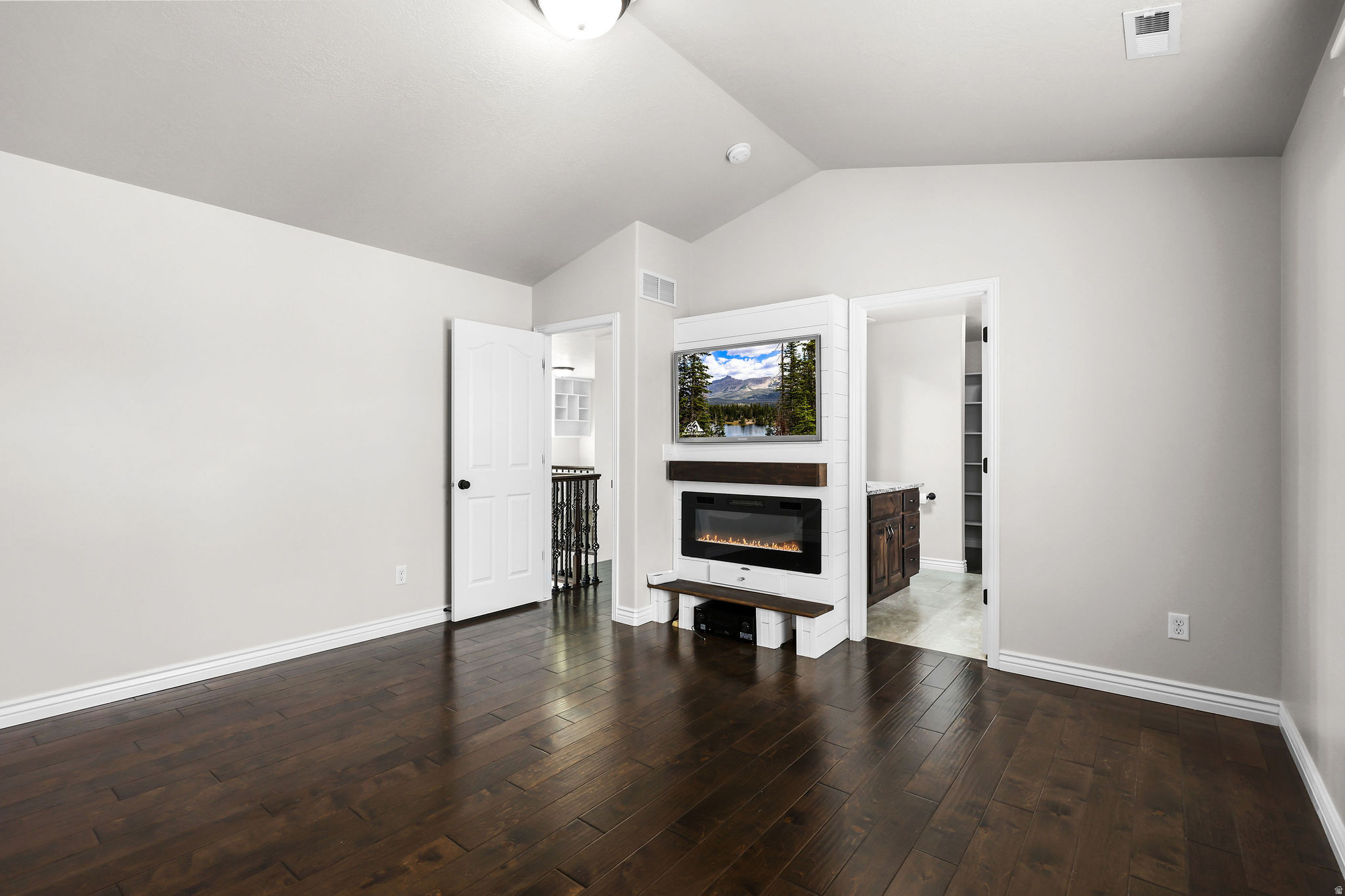 COLES CROSSING - Residential
