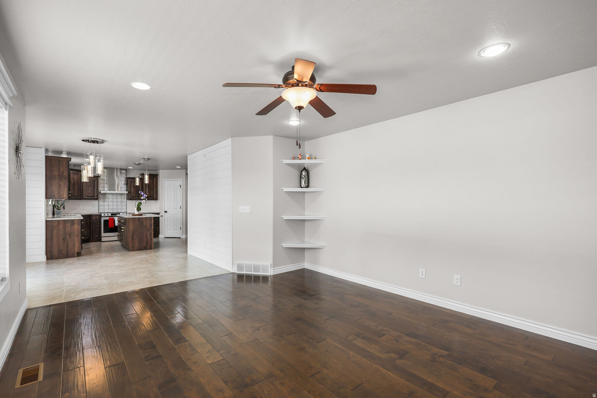 COLES CROSSING - Residential