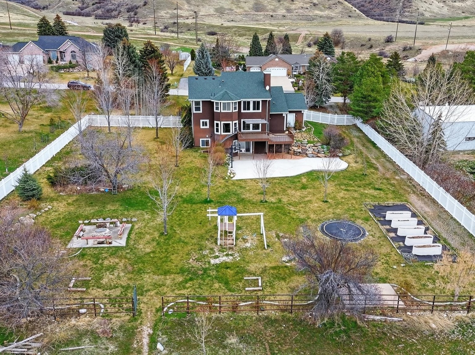 GREYSTONE FARMS - Residential