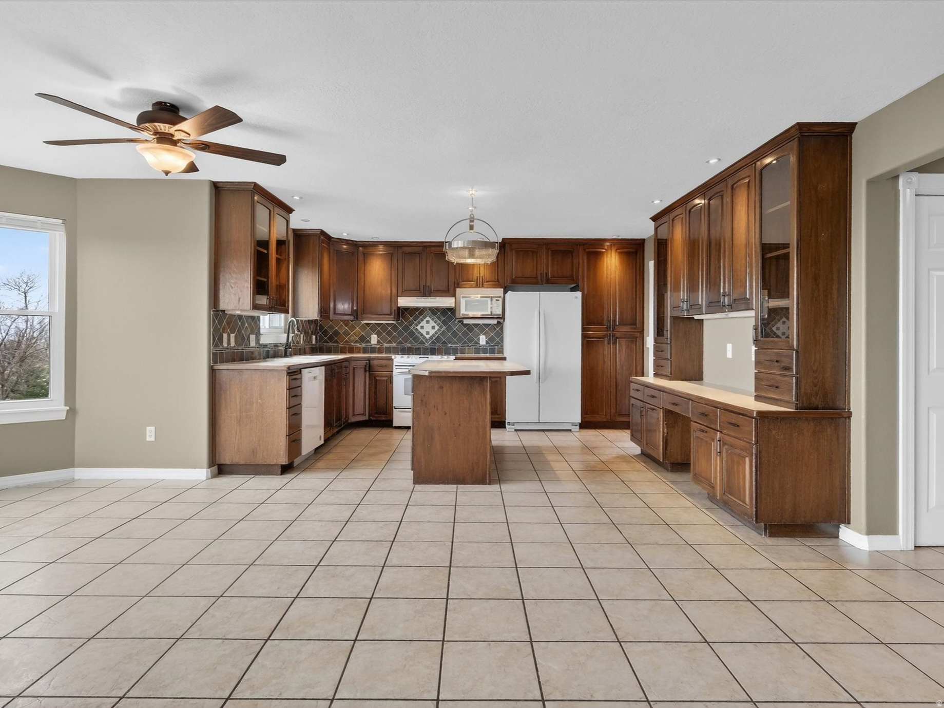 GREYSTONE FARMS - Residential