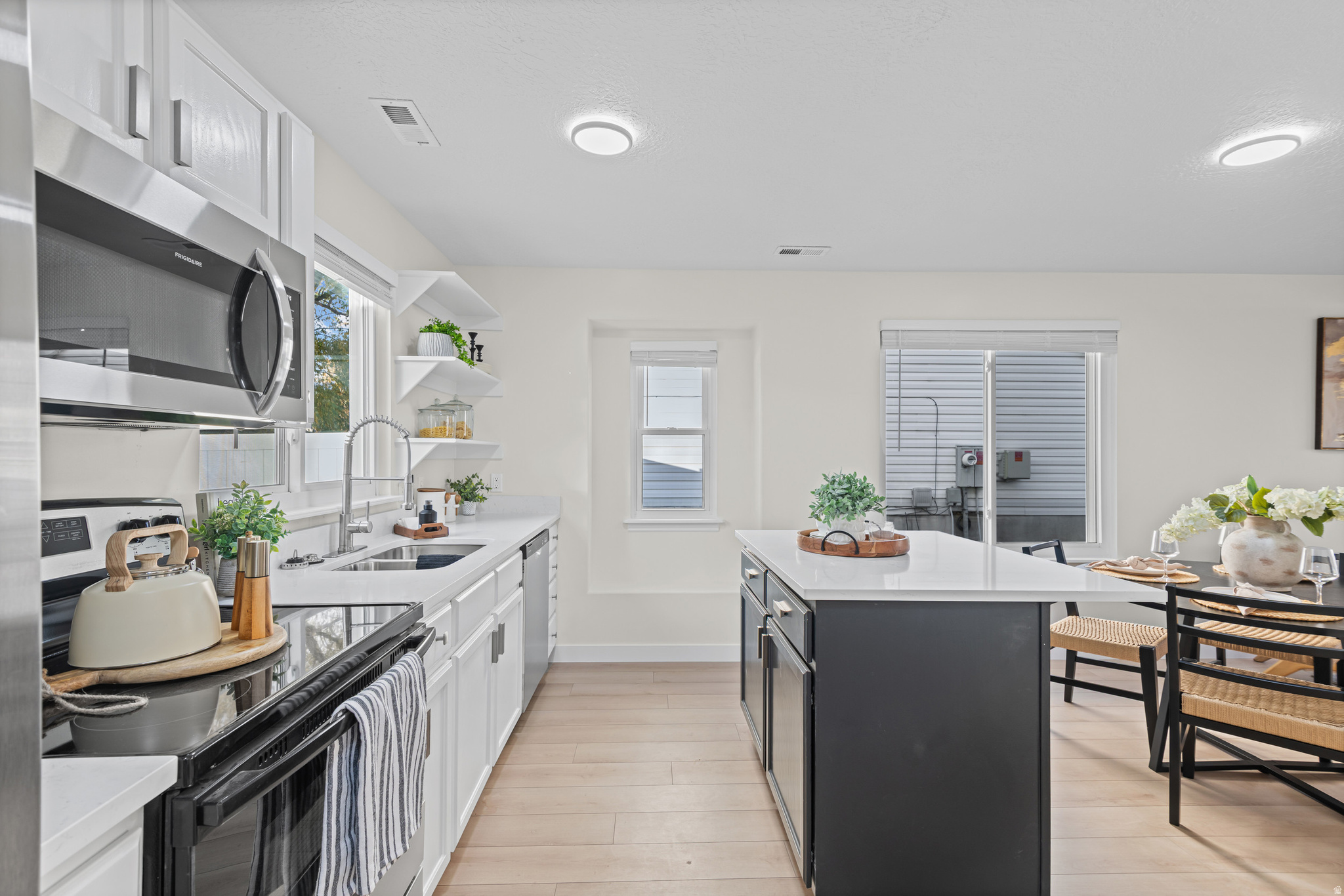 RIVERSIDE ESTATES - Residential