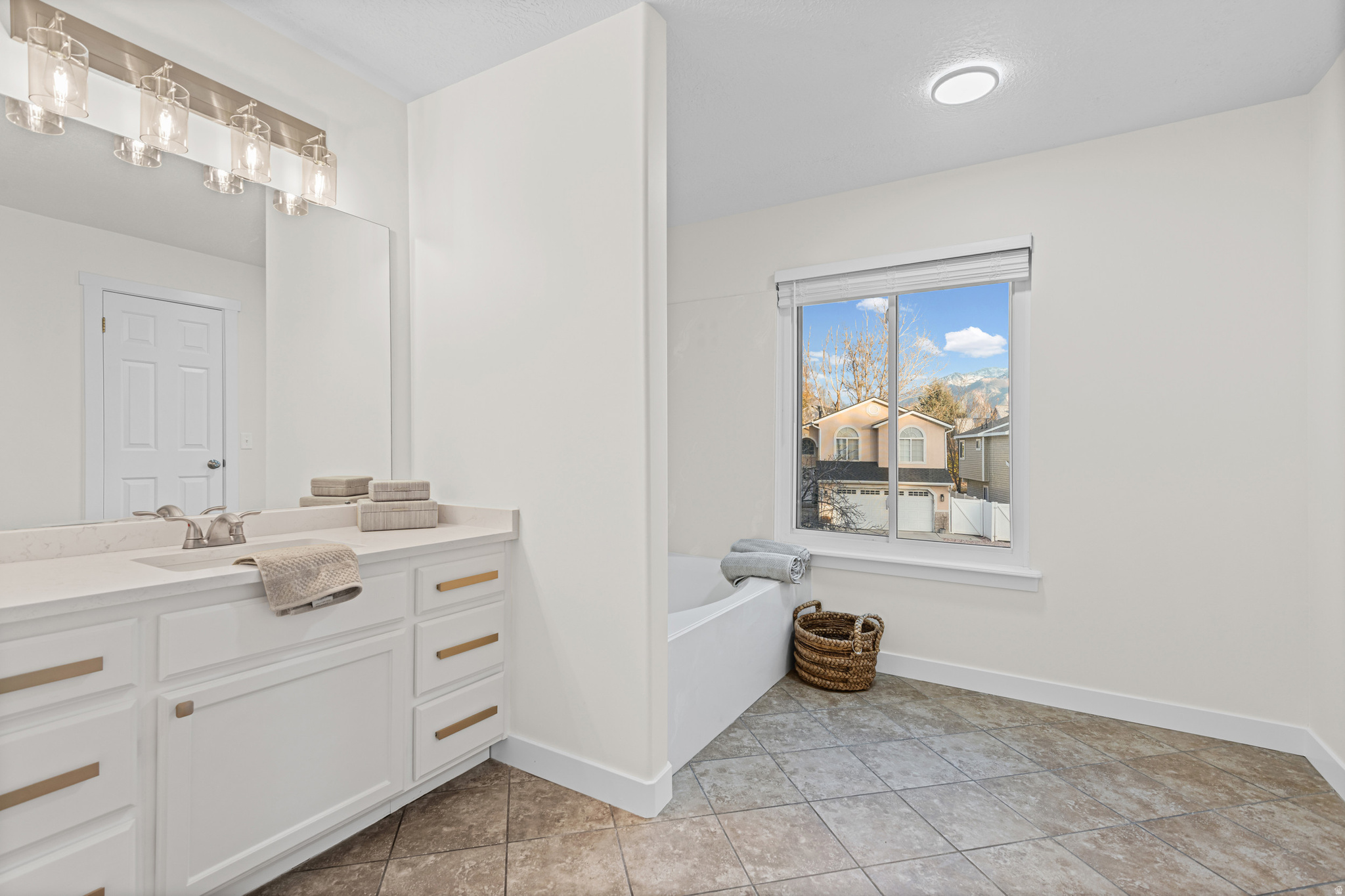 RIVERSIDE ESTATES - Residential