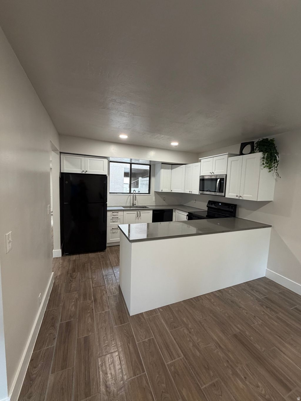 Photo of 8722 S OAKWOOD CIR, Sandy, UT 84094 (MLS # 2141006)