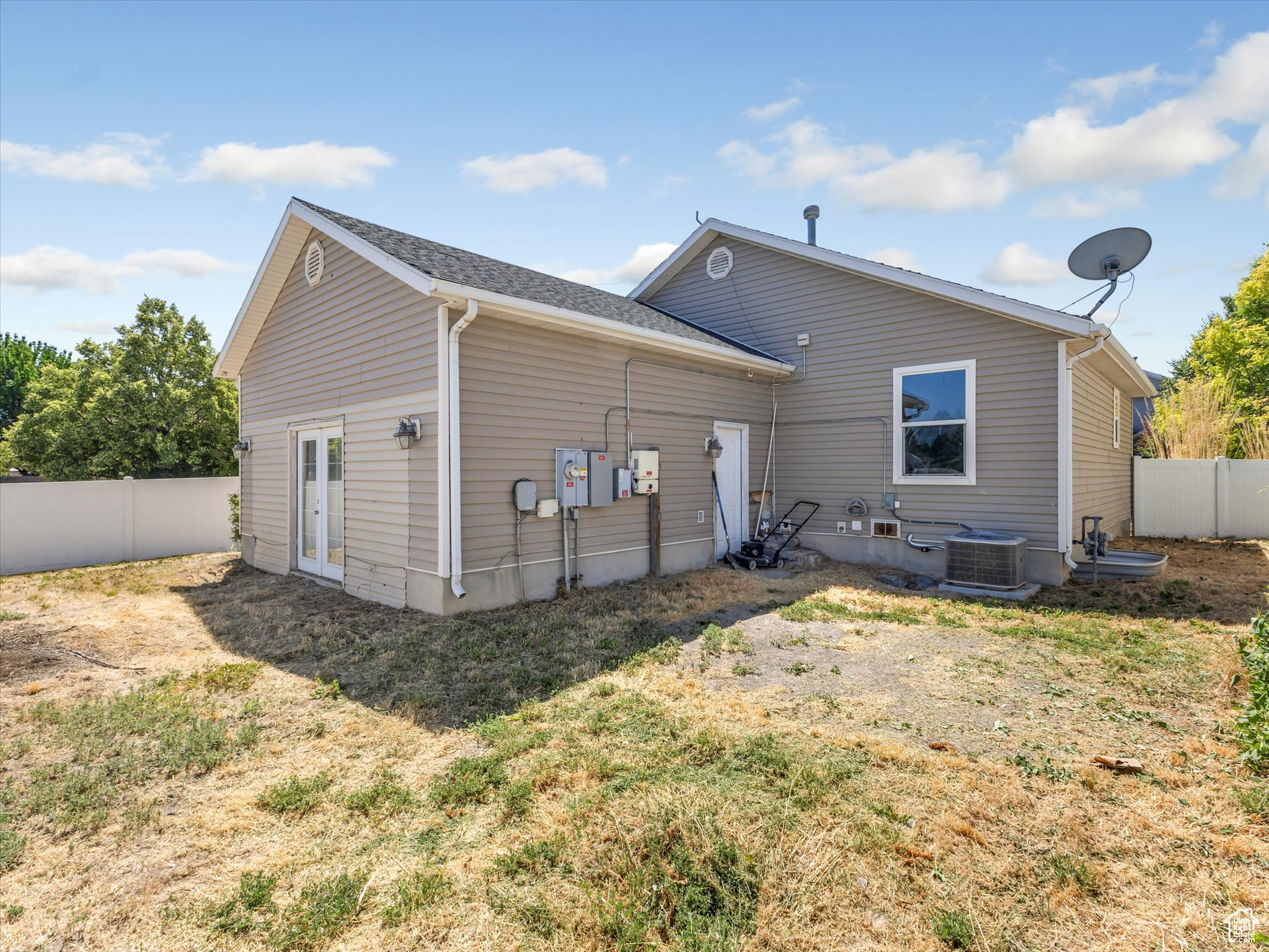 THREE CROSSING - Residential